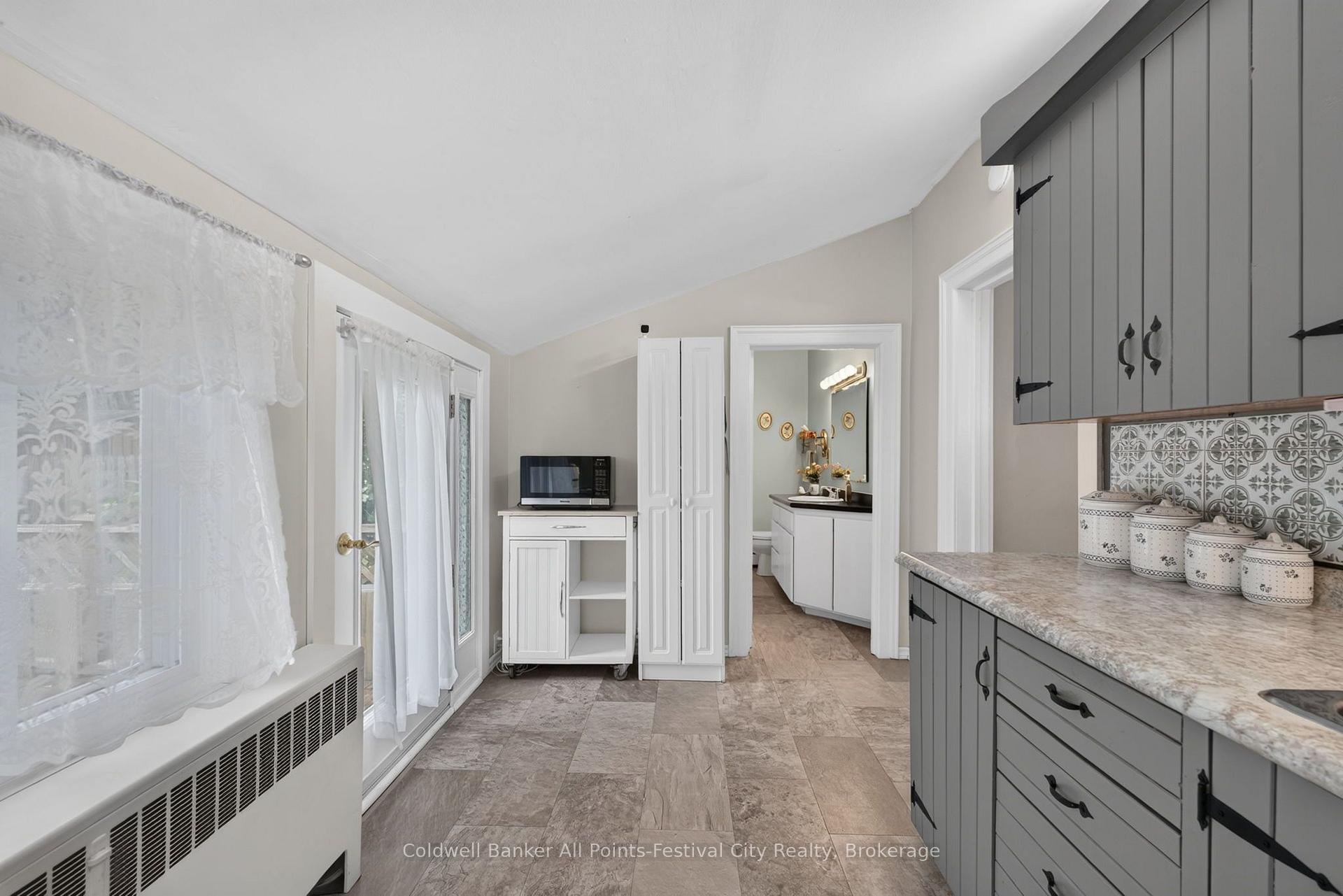 Photo 23 of 135 Essex Street, Goderich, Goderich (Town) — HOMEH