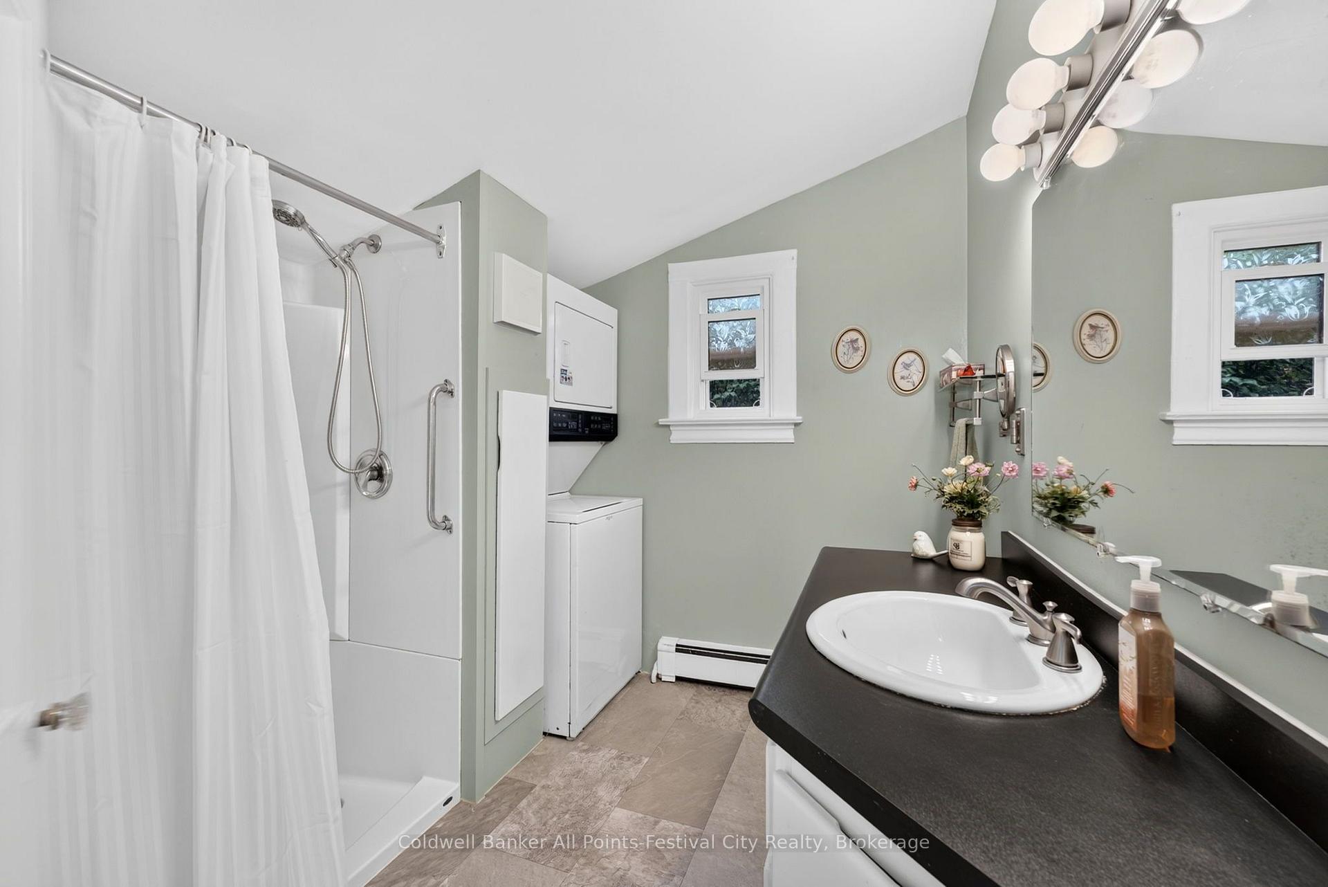Photo 24 of 135 Essex Street, Goderich, Goderich (Town) — HOMEH