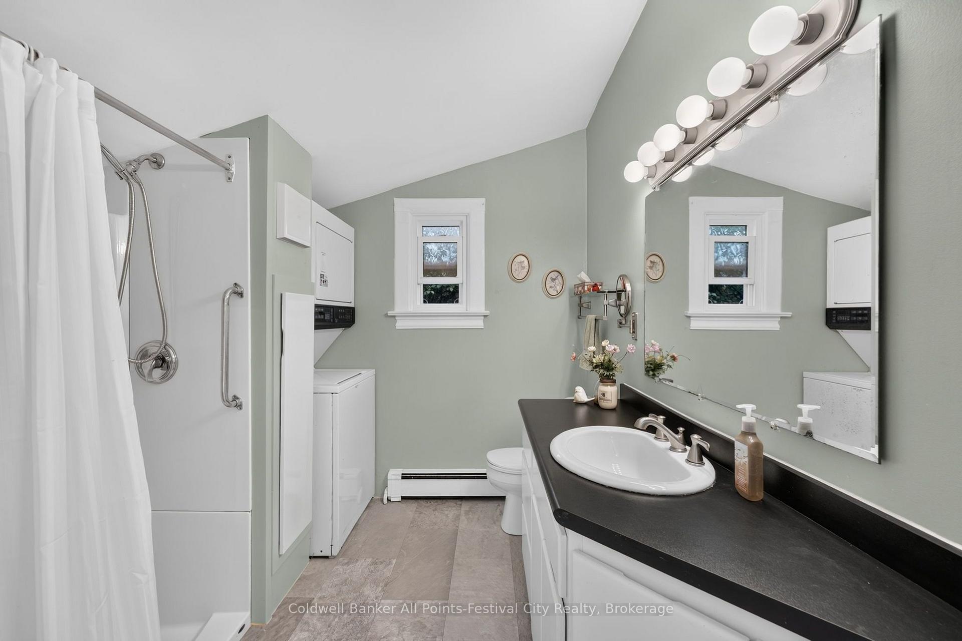 Photo 25 of 135 Essex Street, Goderich, Goderich (Town) — HOMEH
