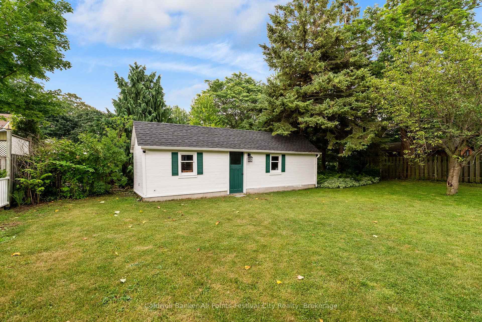 Photo 33 of 135 Essex Street, Goderich, Goderich (Town) — HOMEH
