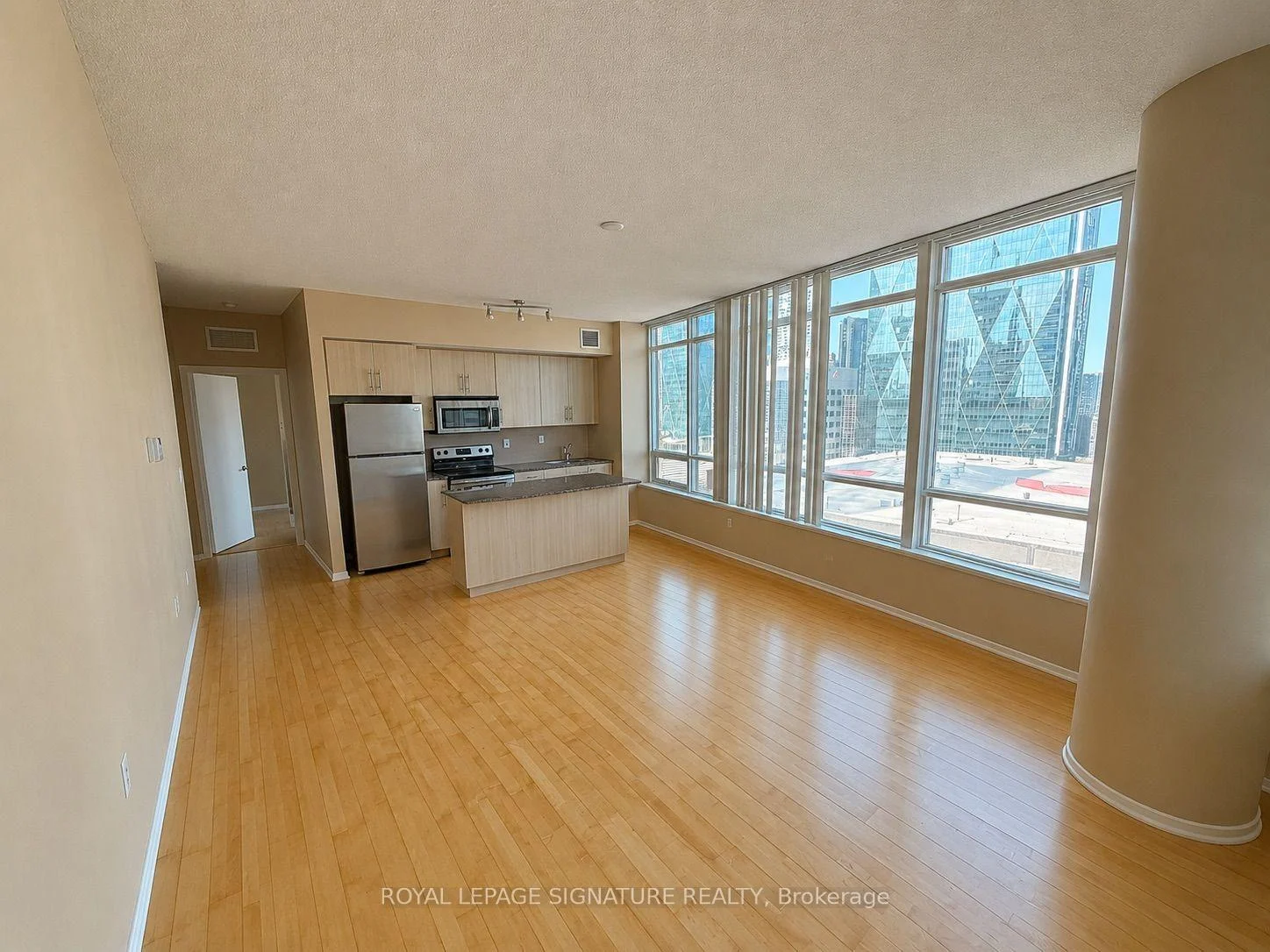 Photo 4 of Unit 1310, 65 Bremner Boulevard, Toronto, Waterfront Communities — HOMEH
