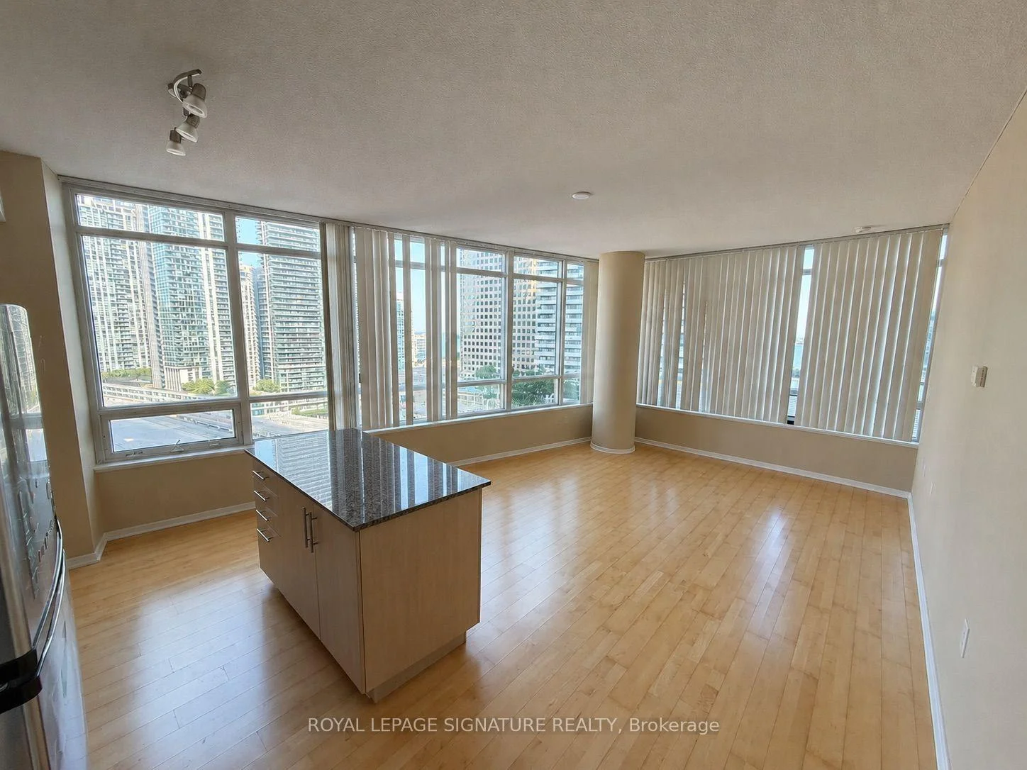 Photo 5 of Unit 1310, 65 Bremner Boulevard, Toronto, Waterfront Communities — HOMEH