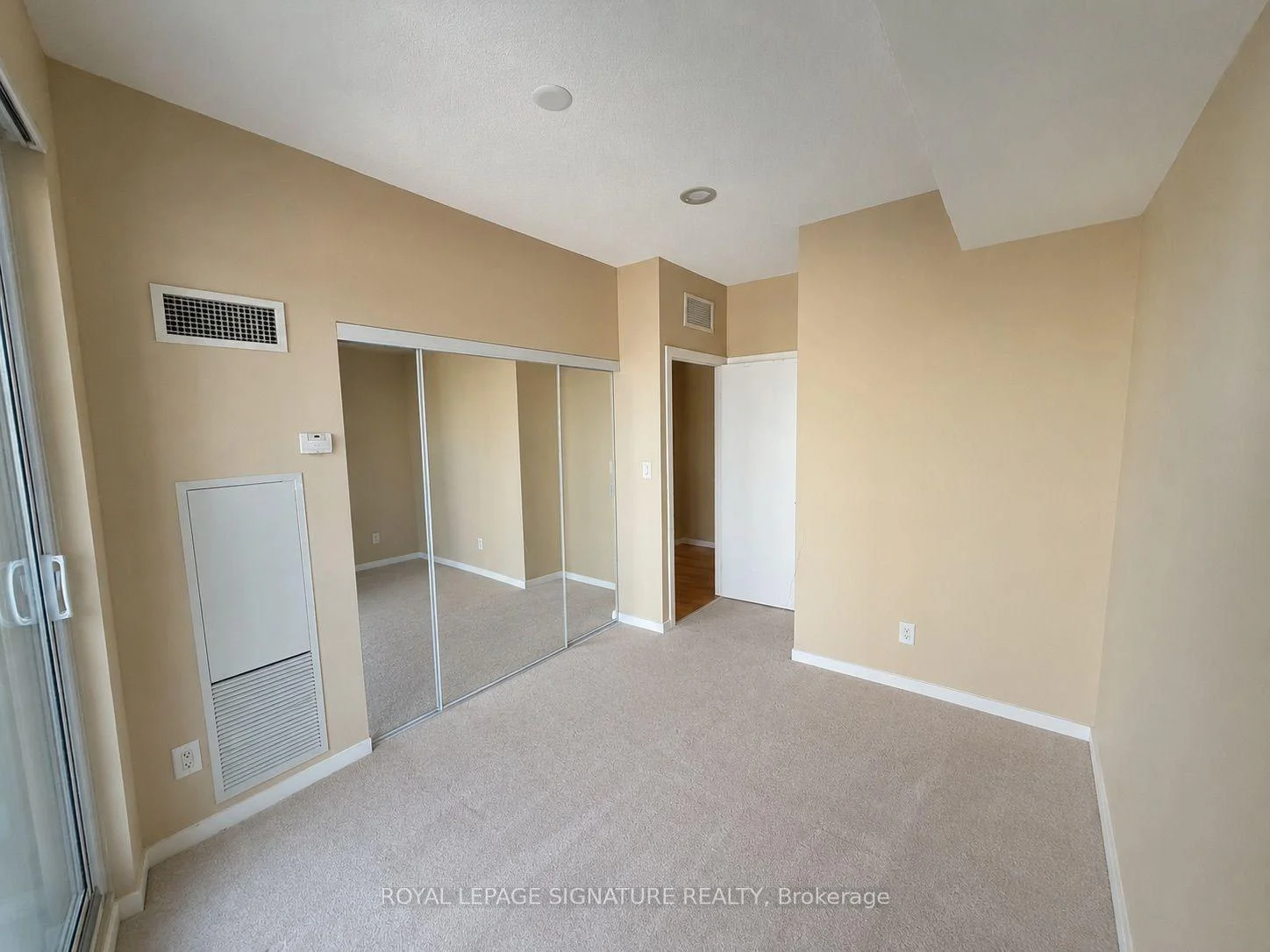 Photo 8 of Unit 1310, 65 Bremner Boulevard, Toronto, Waterfront Communities — HOMEH