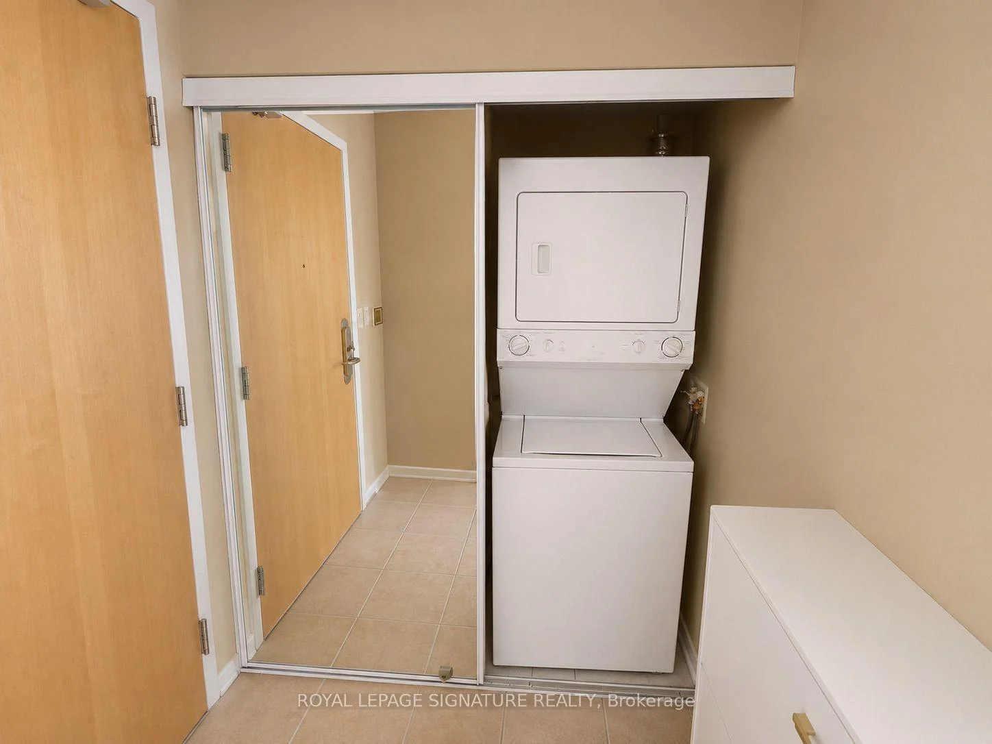 Photo 12 of Unit 1310, 65 Bremner Boulevard, Toronto, Waterfront Communities — HOMEH