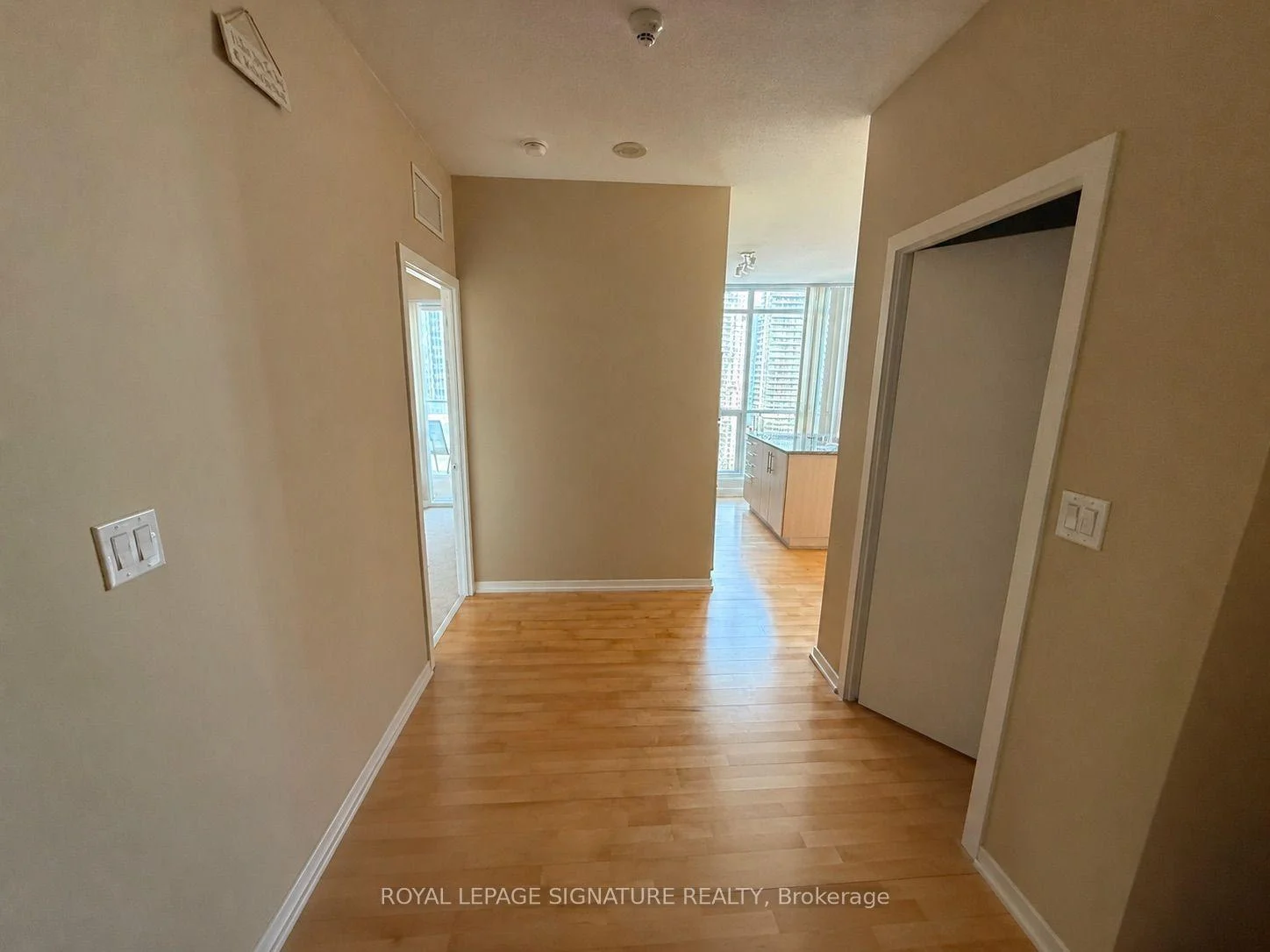Photo 13 of Unit 1310, 65 Bremner Boulevard, Toronto, Waterfront Communities — HOMEH
