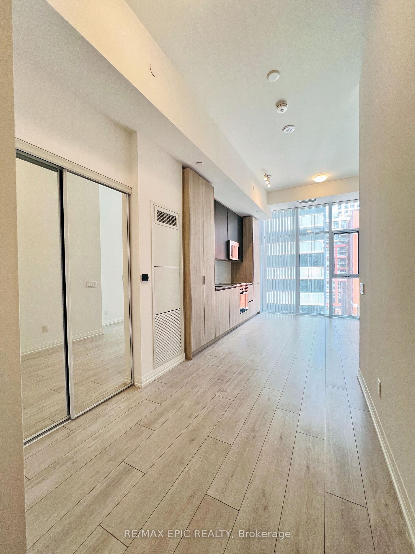 Photo 2 of Unit 902, 400 King Street W, Toronto, Waterfront Communities — HOMEH