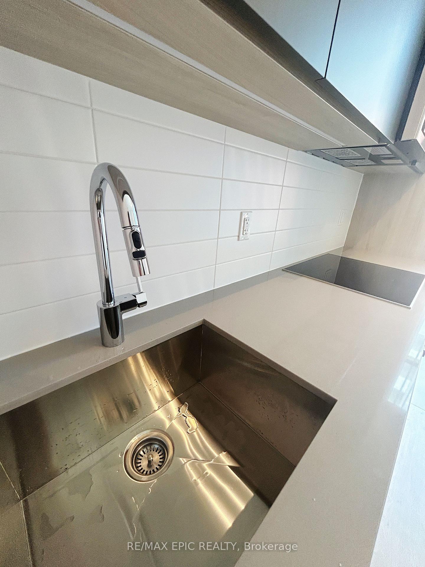 Photo 6 of Unit 902, 400 King Street W, Toronto, Waterfront Communities — HOMEH