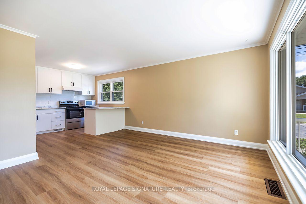 Photo 6 of 812 Schneider Place, Peterborough, Northcrest Ward 5 — HOMEH