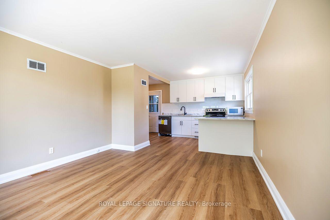 Photo 7 of 812 Schneider Place, Peterborough, Northcrest Ward 5 — HOMEH