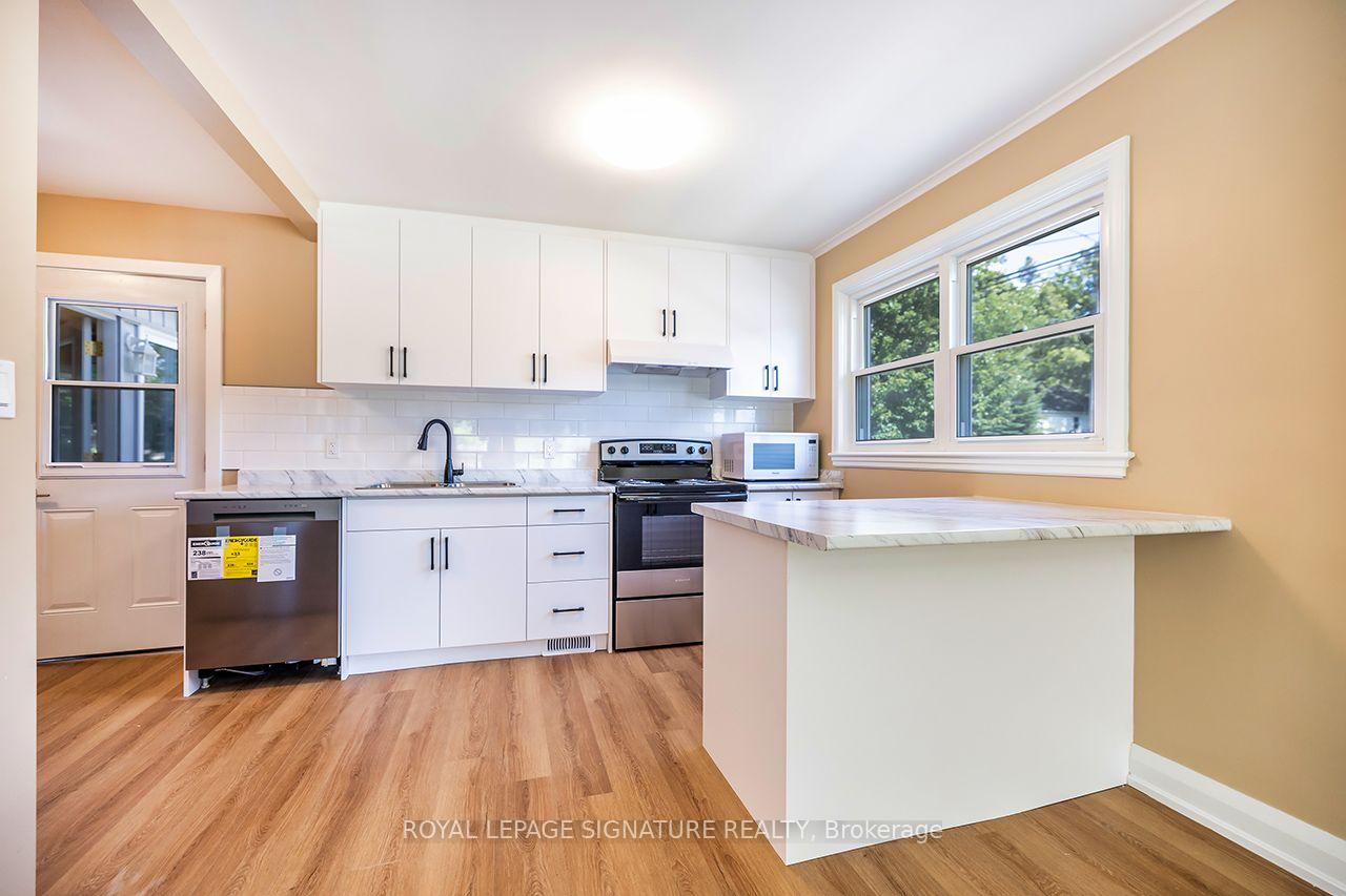 Photo 8 of 812 Schneider Place, Peterborough, Northcrest Ward 5 — HOMEH