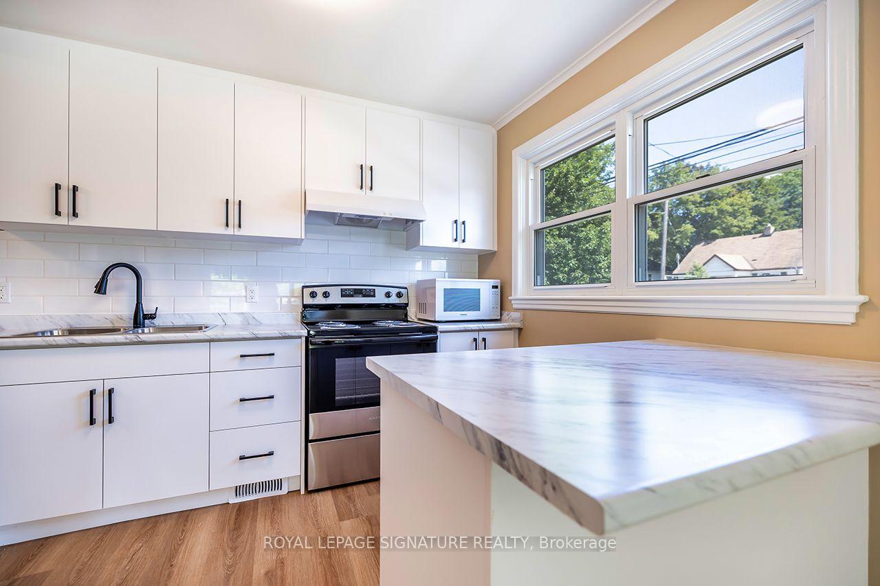 Photo 9 of 812 Schneider Place, Peterborough, Northcrest Ward 5 — HOMEH