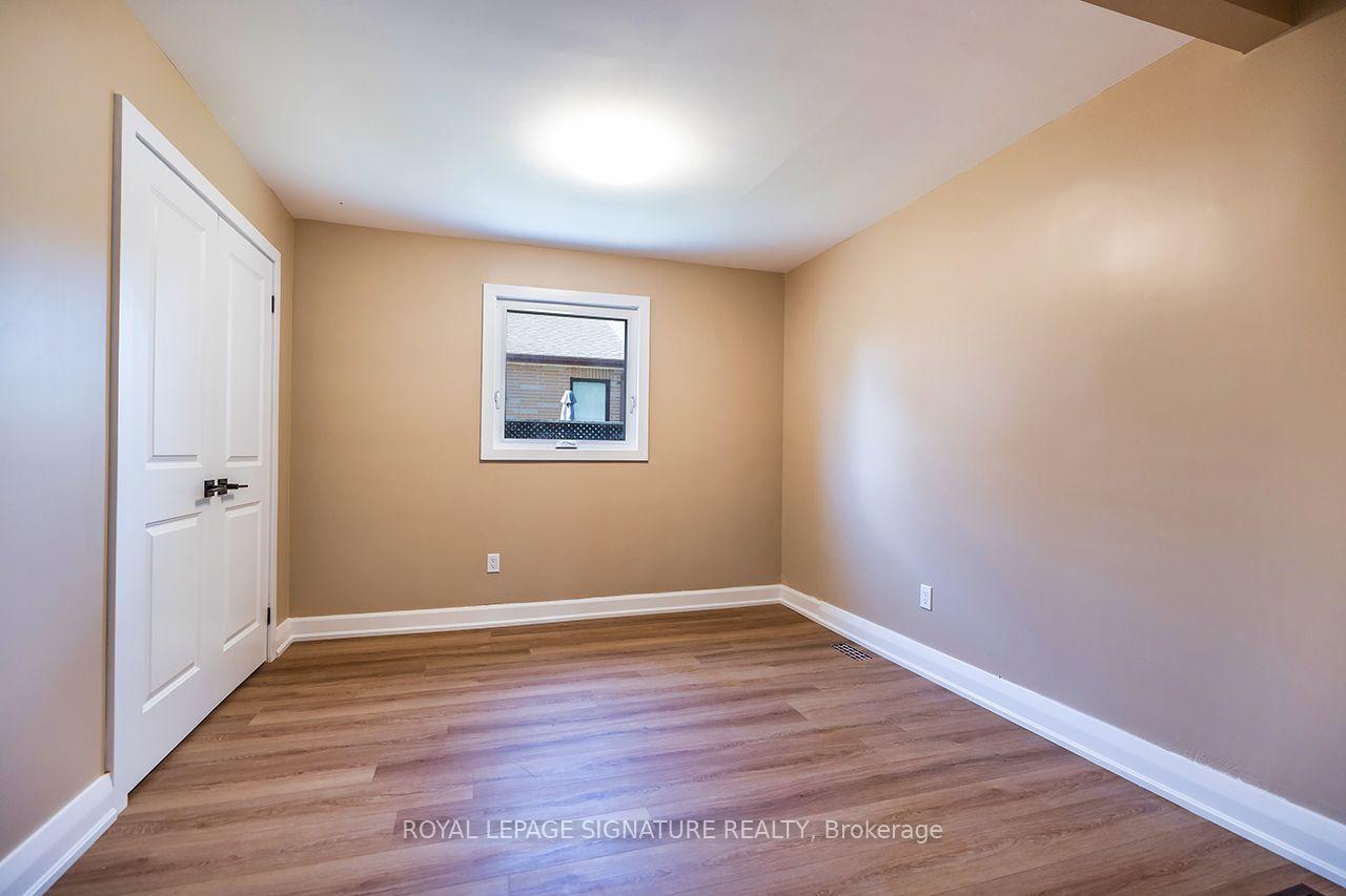 Photo 11 of 812 Schneider Place, Peterborough, Northcrest Ward 5 — HOMEH
