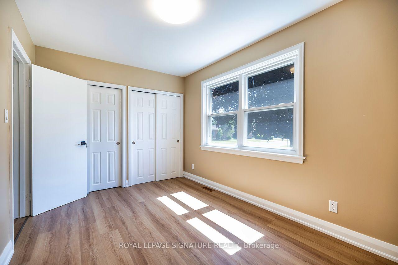 Photo 16 of 812 Schneider Place, Peterborough, Northcrest Ward 5 — HOMEH
