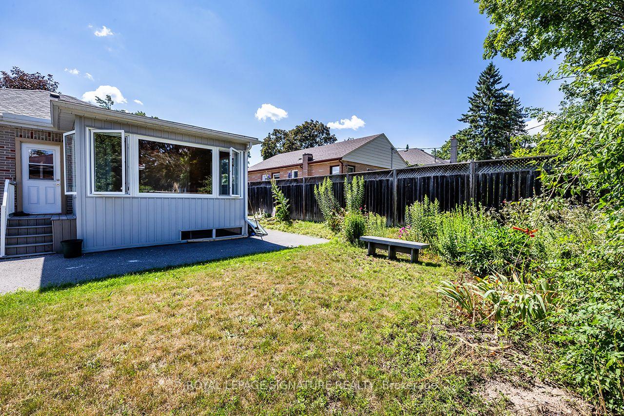Photo 26 of 812 Schneider Place, Peterborough, Northcrest Ward 5 — HOMEH