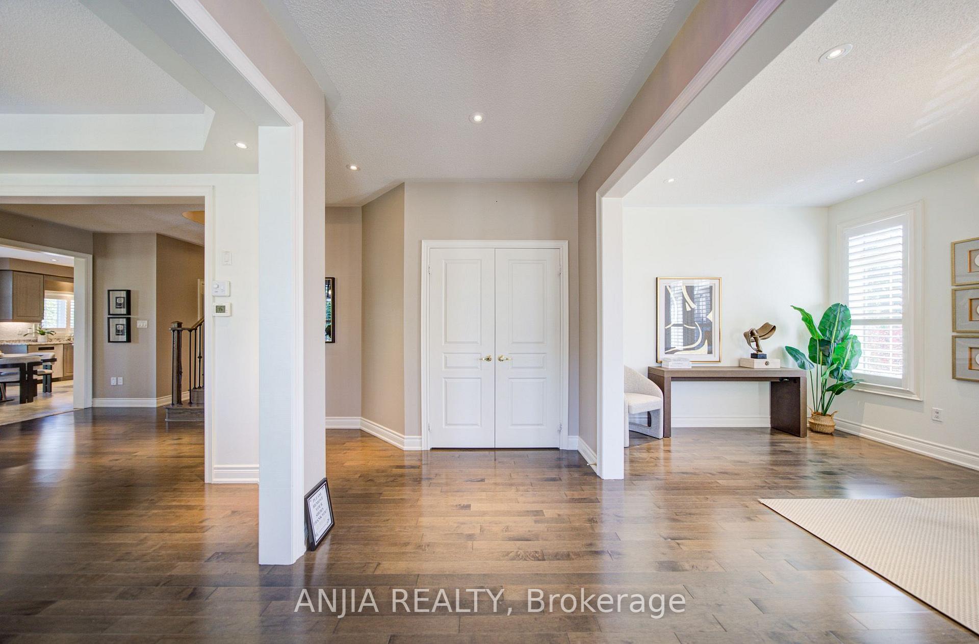 Photo 4 of 62 Holst Avenue, Markham, Berczy — HOMEH
