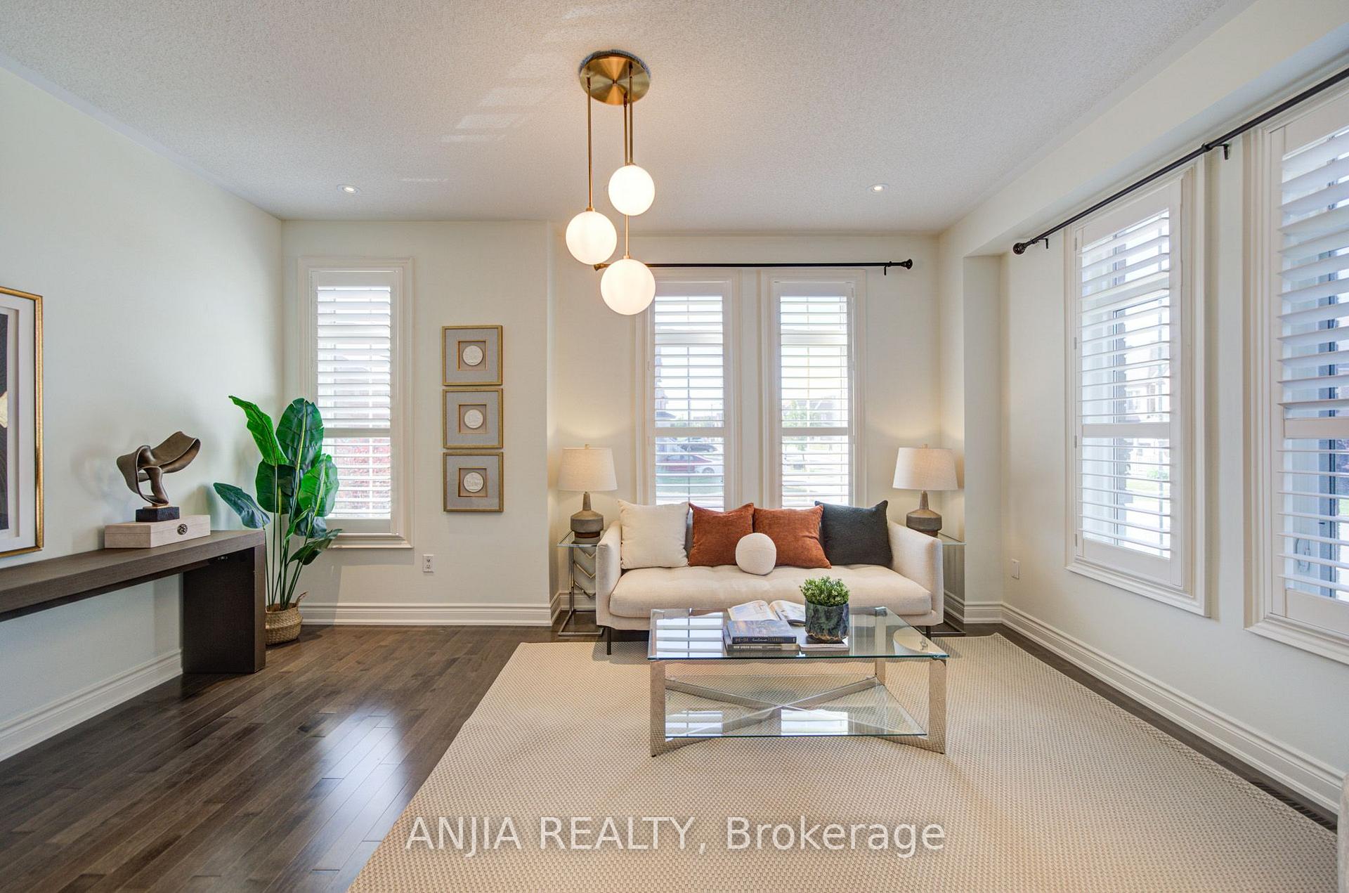 Photo 8 of 62 Holst Avenue, Markham, Berczy — HOMEH