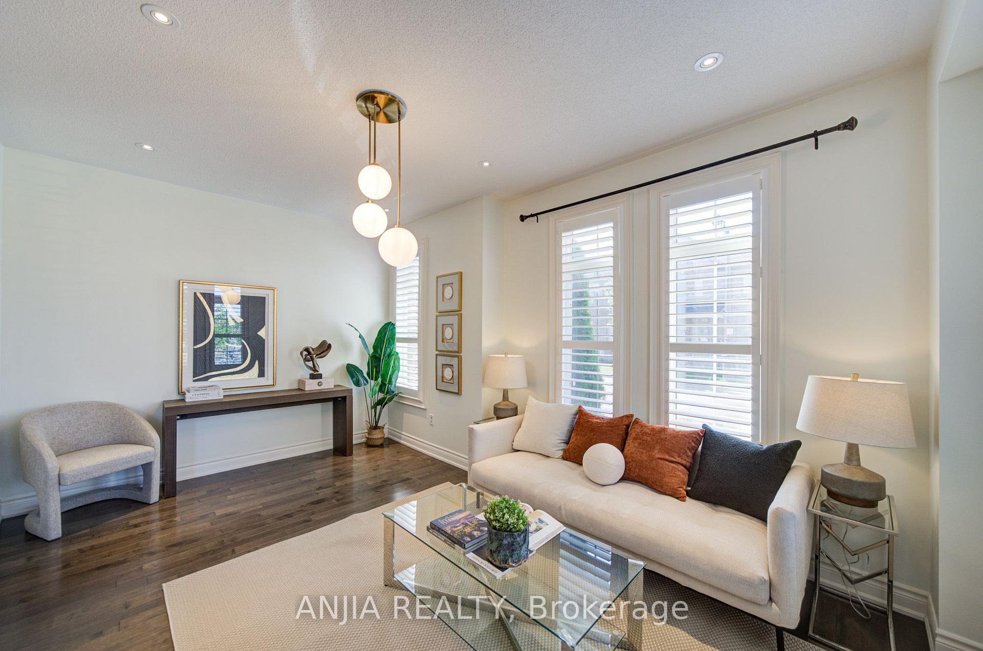 Photo 10 of 62 Holst Avenue, Markham, Berczy — HOMEH