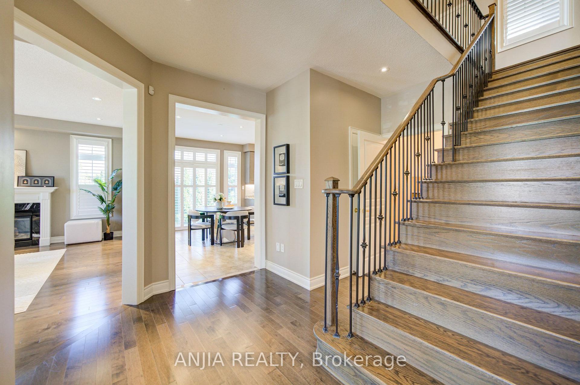 Photo 11 of 62 Holst Avenue, Markham, Berczy — HOMEH