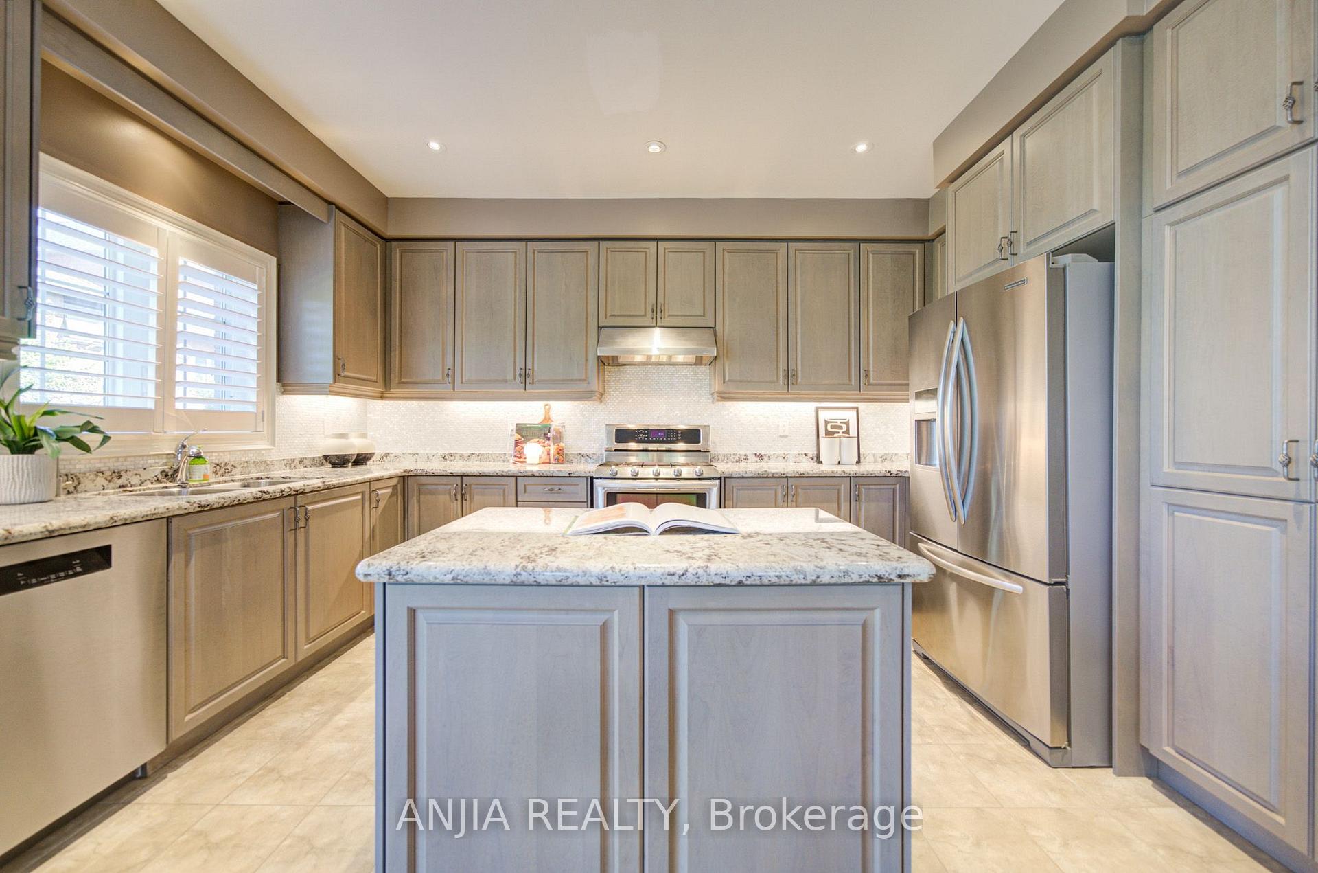 Photo 19 of 62 Holst Avenue, Markham, Berczy — HOMEH
