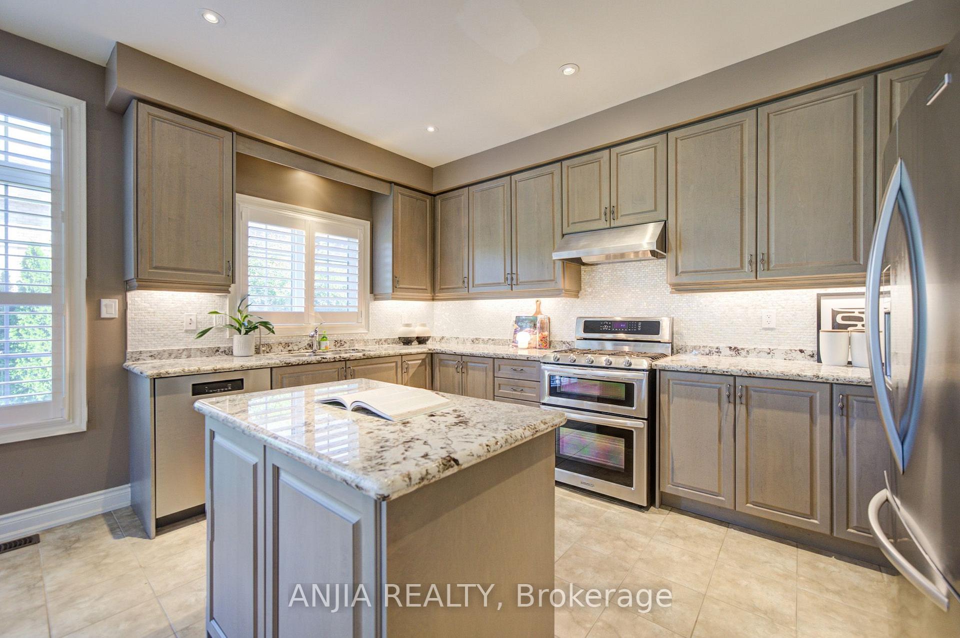 Photo 20 of 62 Holst Avenue, Markham, Berczy — HOMEH