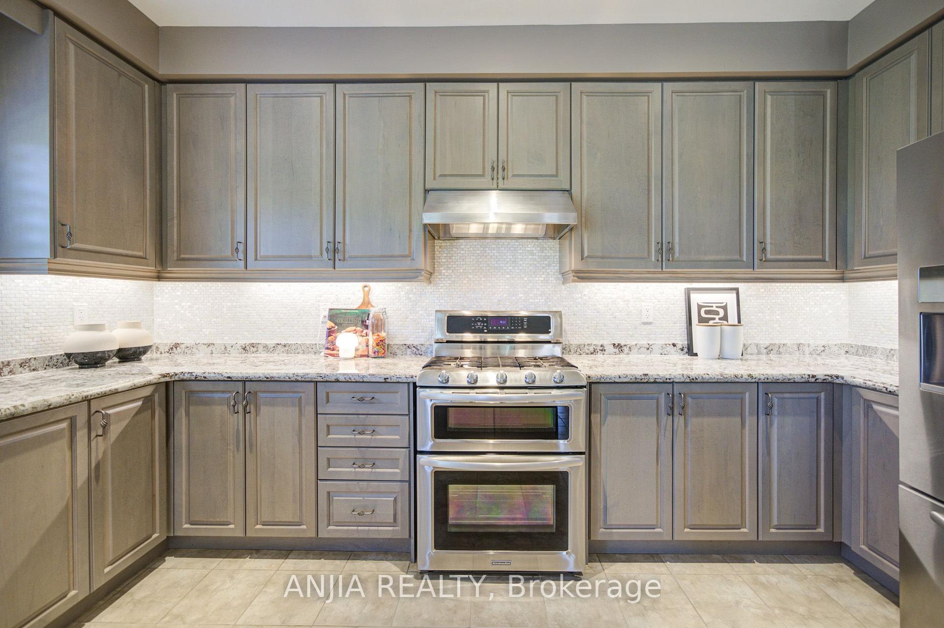 Photo 22 of 62 Holst Avenue, Markham, Berczy — HOMEH