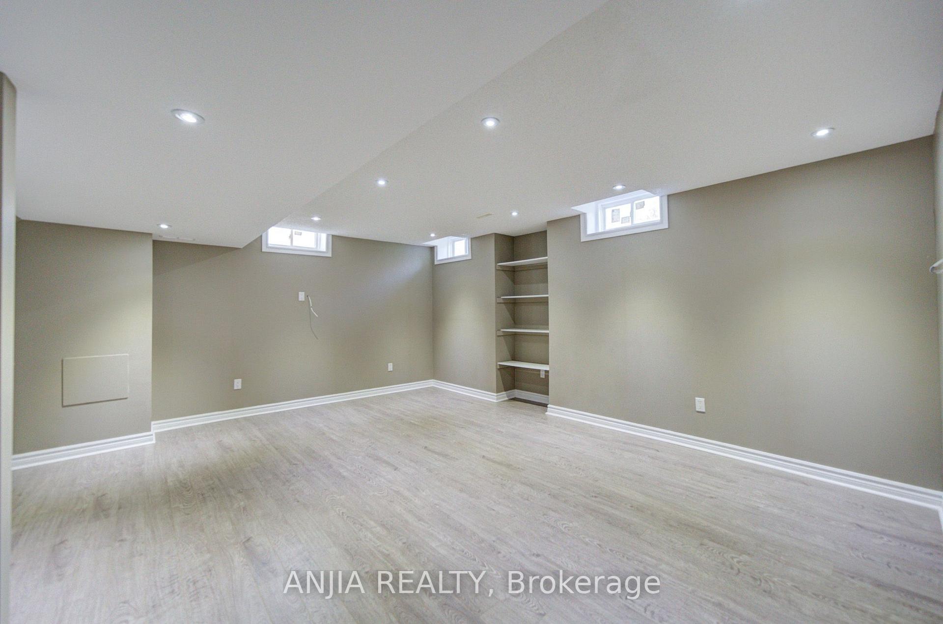 Photo 42 of 62 Holst Avenue, Markham, Berczy — HOMEH