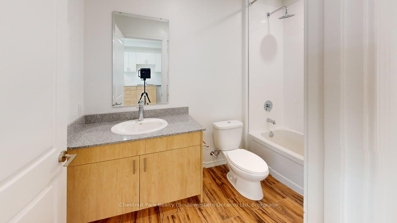 Photo 11 of Unit 708, 181 Elmira Road S, Guelph, Willow West/Sugarbush/West Acres — HOMEH