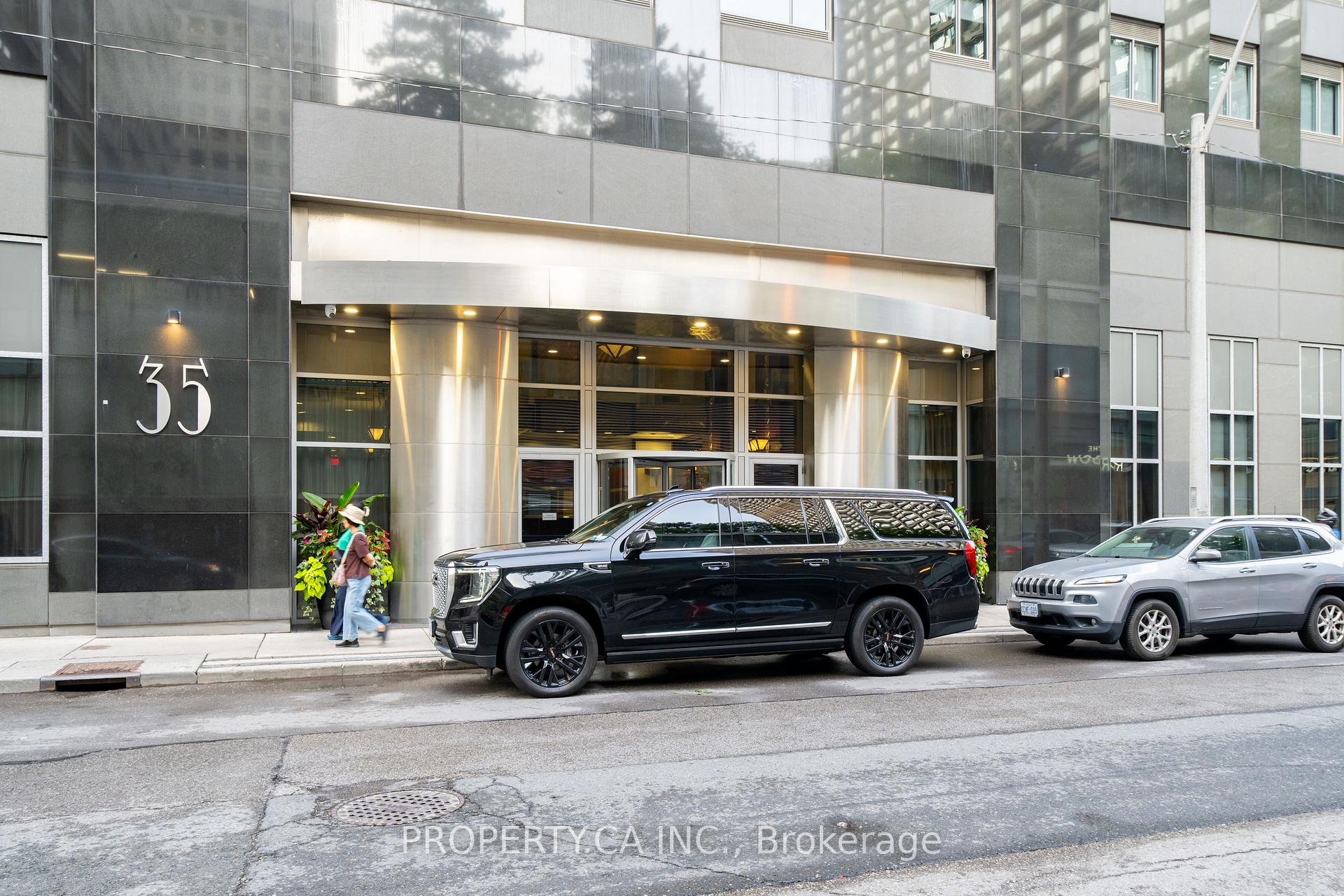 Photo 2 of Unit 1804, 35 Balmuto Street, Toronto, Bay Street Corridor — HOMEH