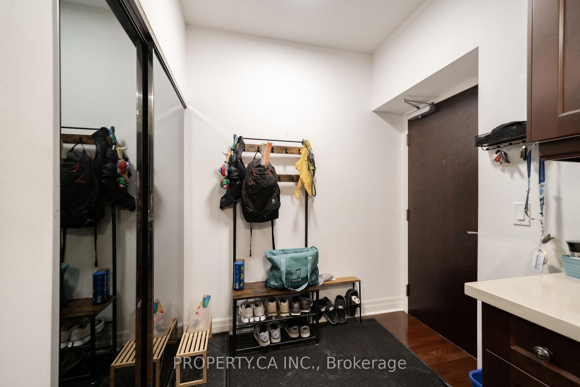 Photo 3 of Unit 1804, 35 Balmuto Street, Toronto, Bay Street Corridor — HOMEH