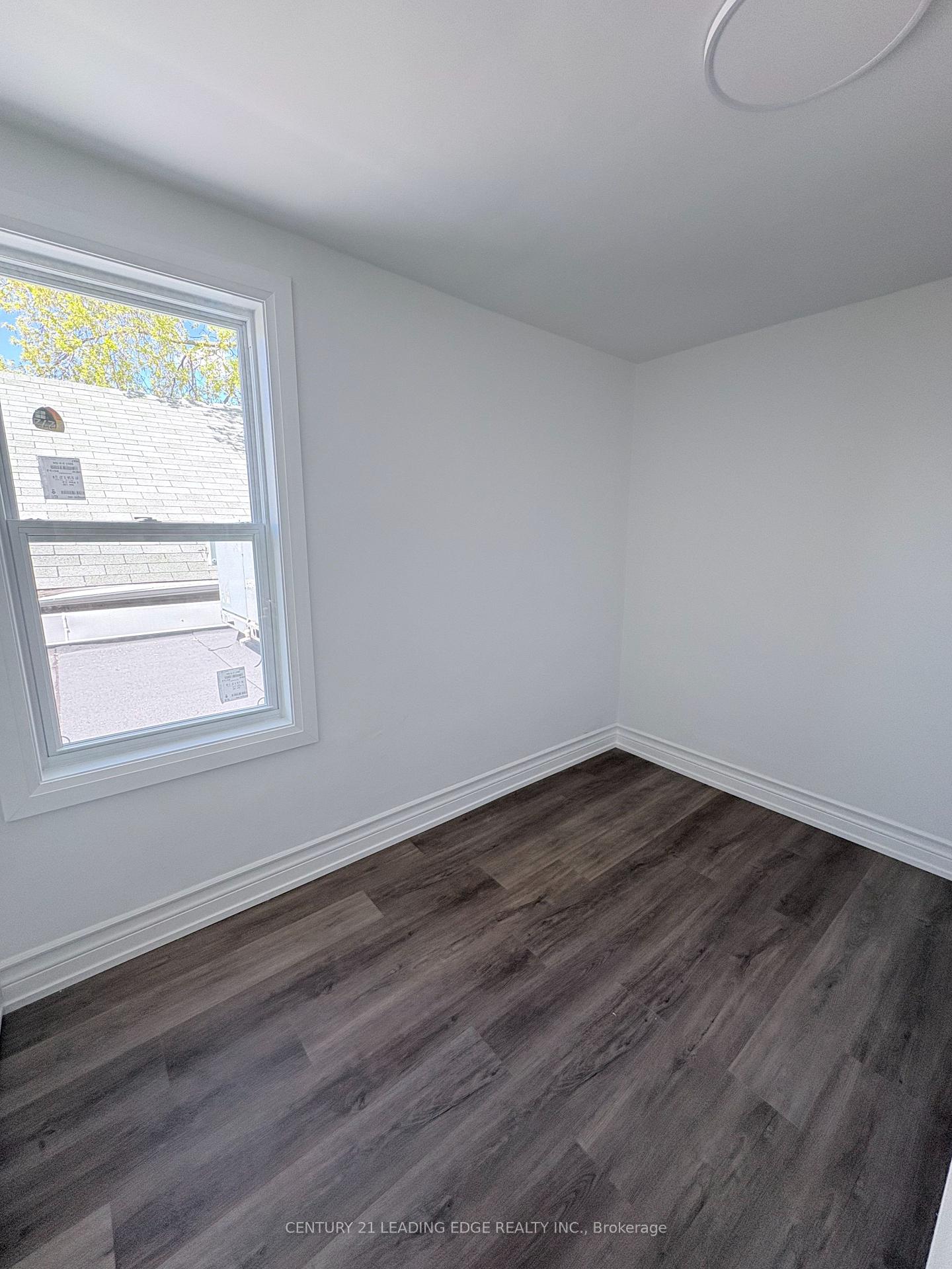 Photo 7 of Unit 2, 10 Ross Street, Barrie, City Centre — HOMEH