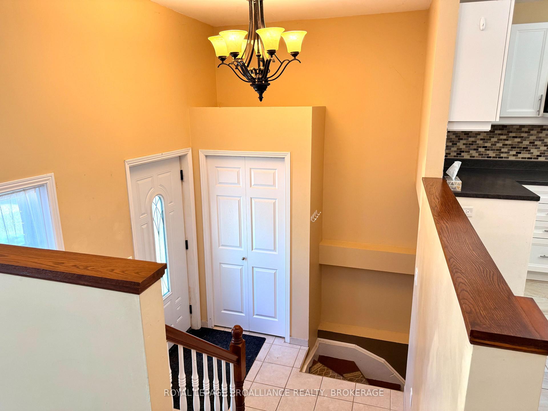 Photo 6 of 614 Barnsley Crescent, Kingston, City SouthWest — HOMEH