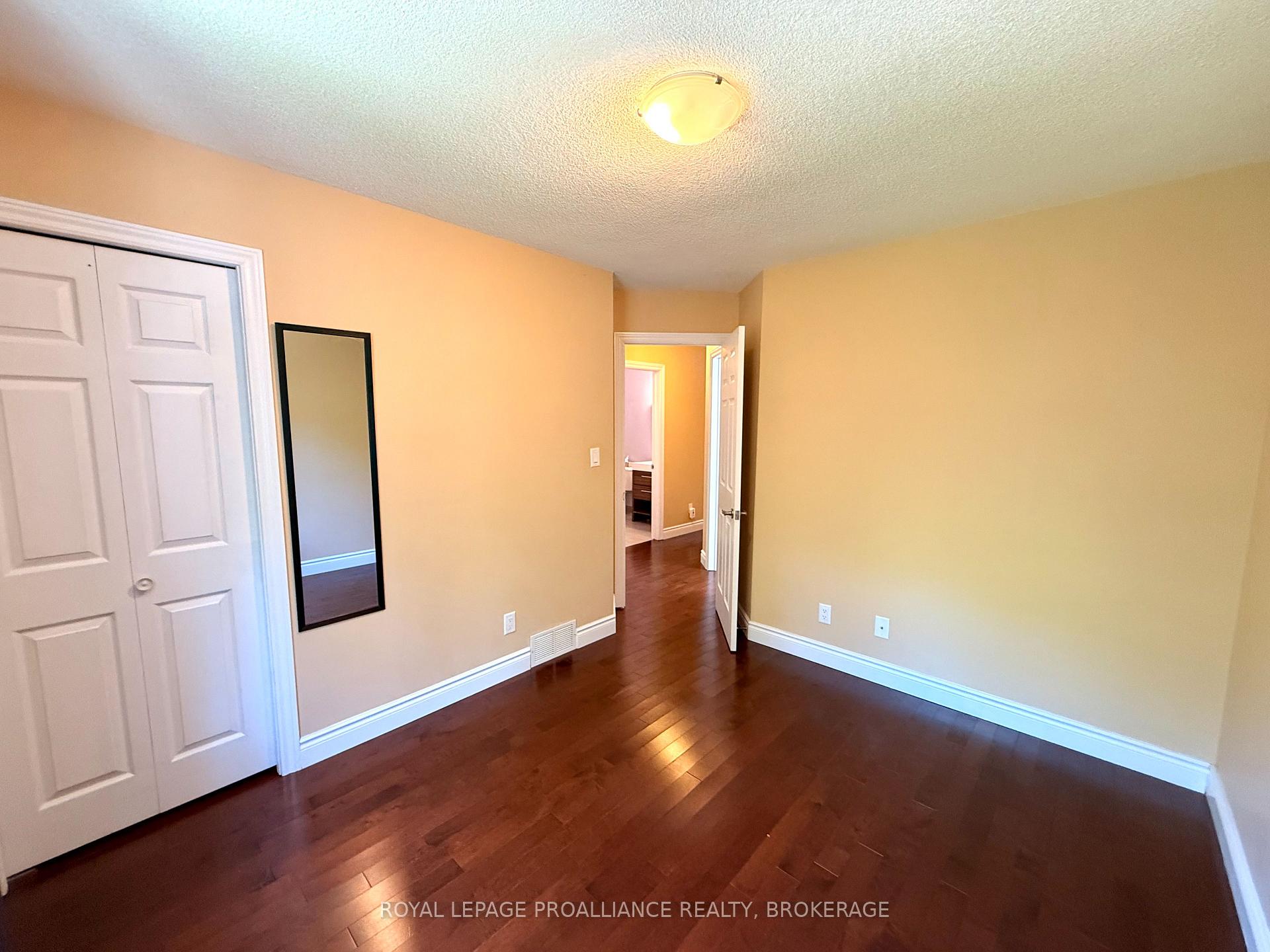 Photo 16 of 614 Barnsley Crescent, Kingston, City SouthWest — HOMEH