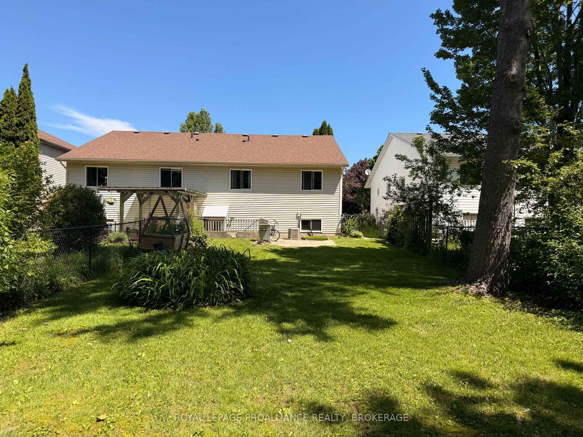 Photo 26 of 614 Barnsley Crescent, Kingston, City SouthWest — HOMEH