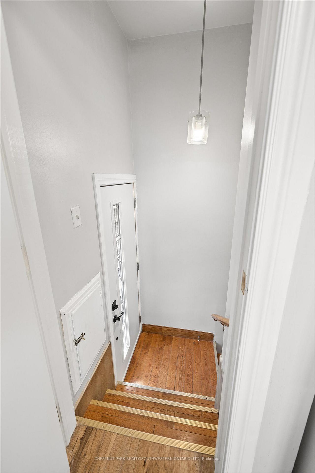 Photo 19 of 714 Frederick Street, Kitchener, Heritage Park/Rosemount — HOMEH