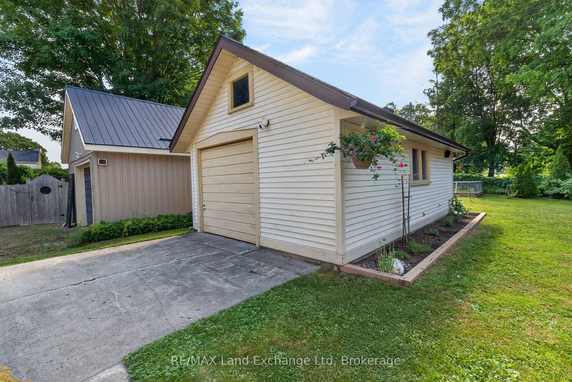 Photo 44 of 255 Centre St Street, North Huron, Wingham — HOMEH