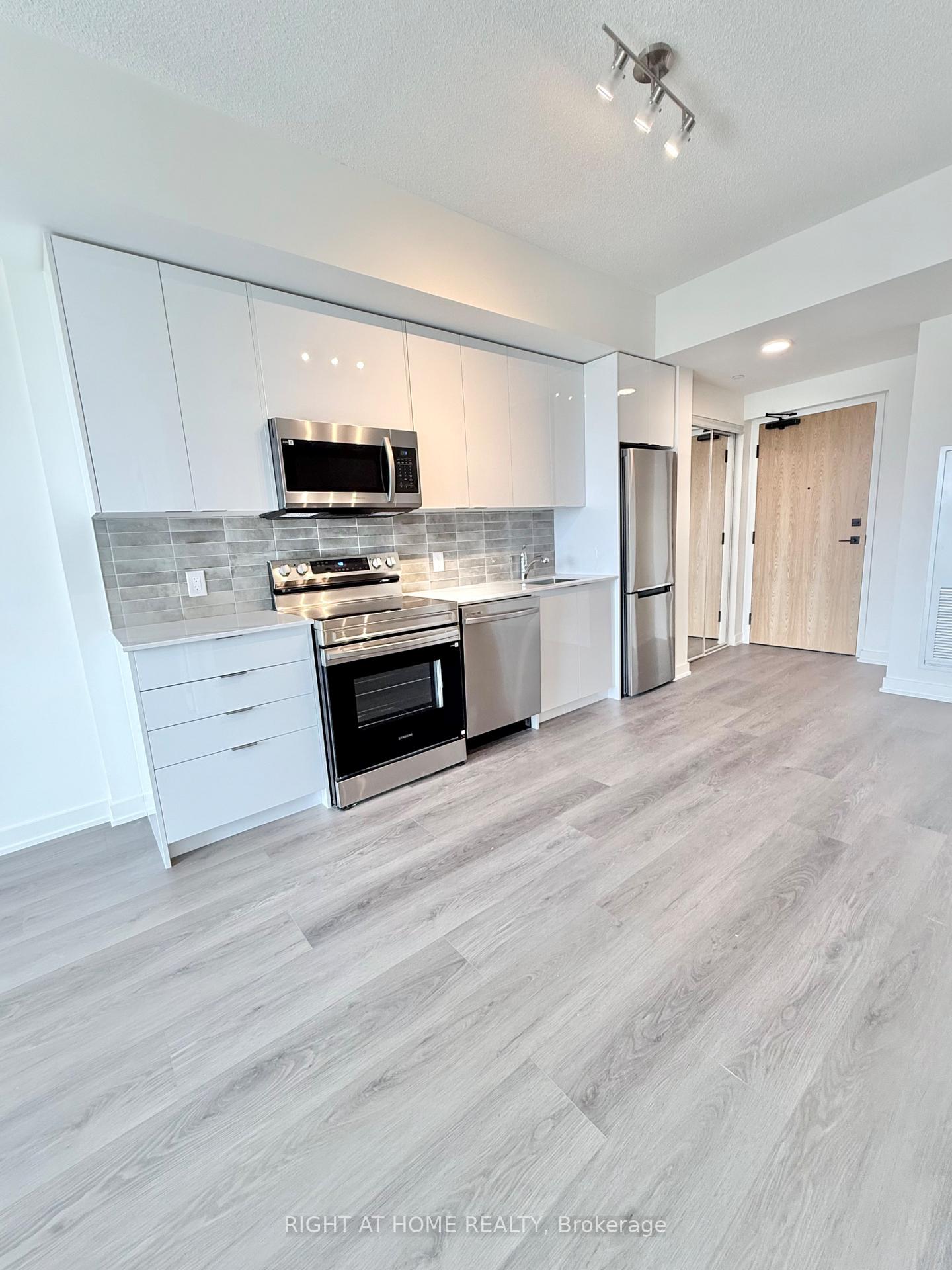 Front of Unit 1012, 33 Erie Avenue