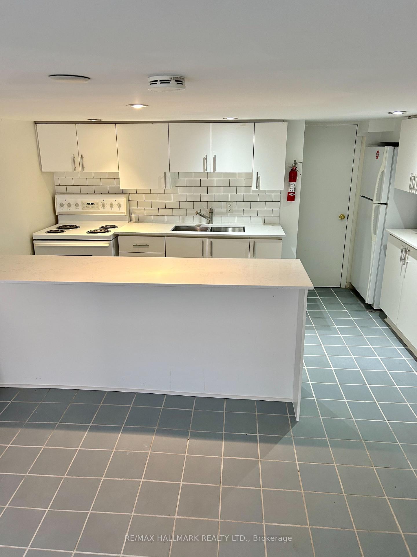 Photo 2 of Unit Lower, 375 Palmerston Boulevard, Toronto, Palmerston-Little Italy — HOMEH