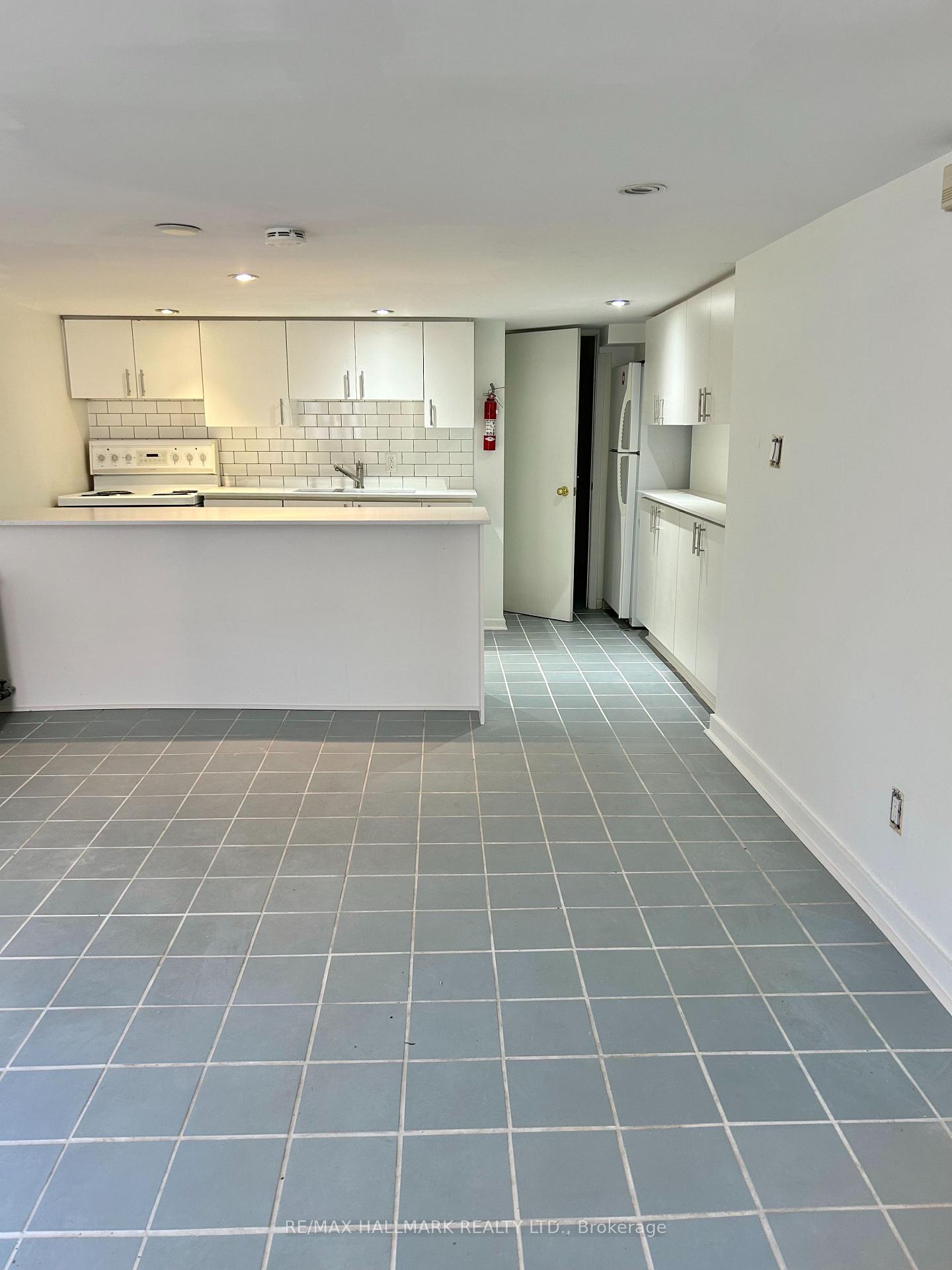 Photo 3 of Unit Lower, 375 Palmerston Boulevard, Toronto, Palmerston-Little Italy — HOMEH