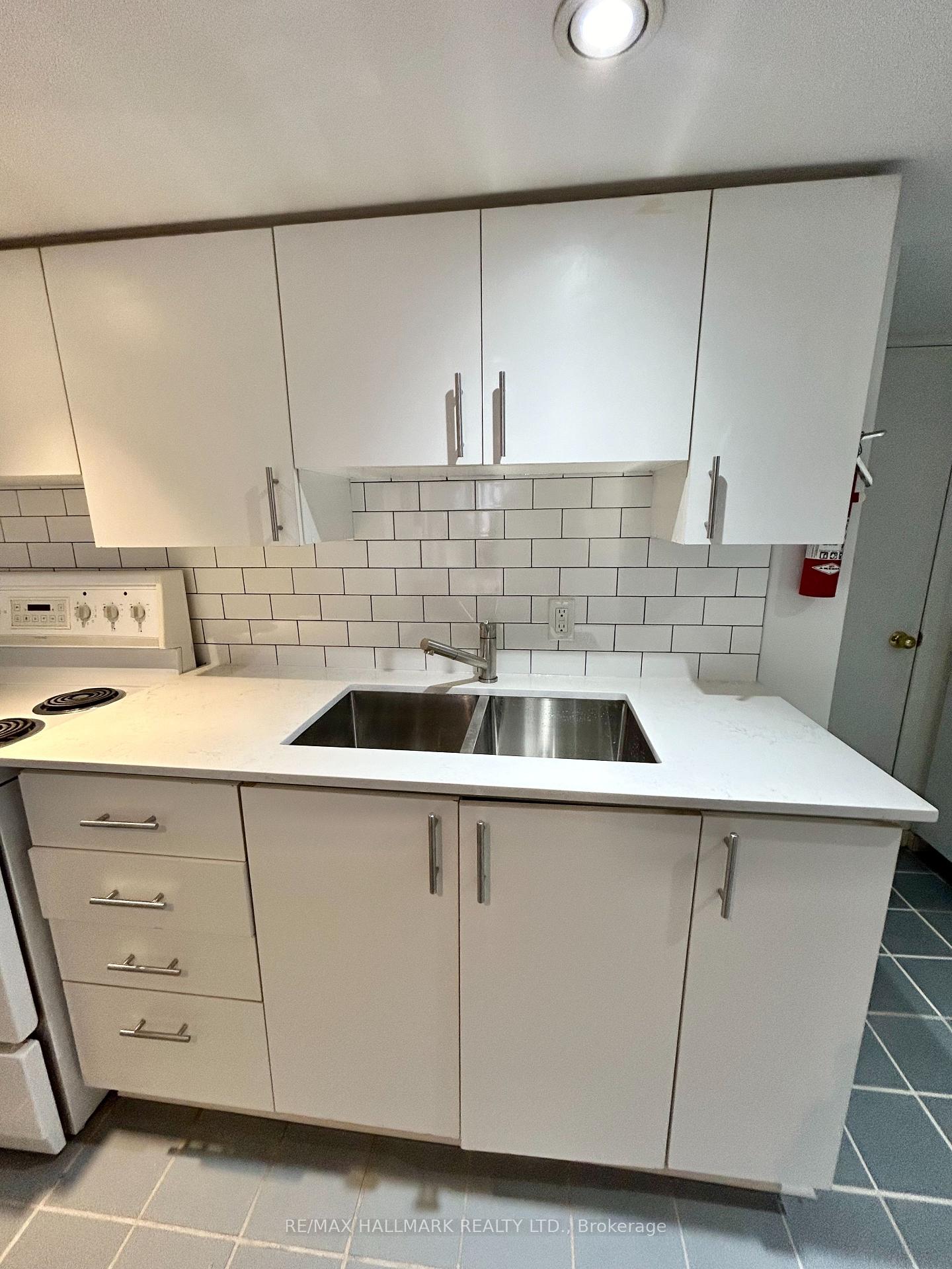 Photo 7 of Unit Lower, 375 Palmerston Boulevard, Toronto, Palmerston-Little Italy — HOMEH