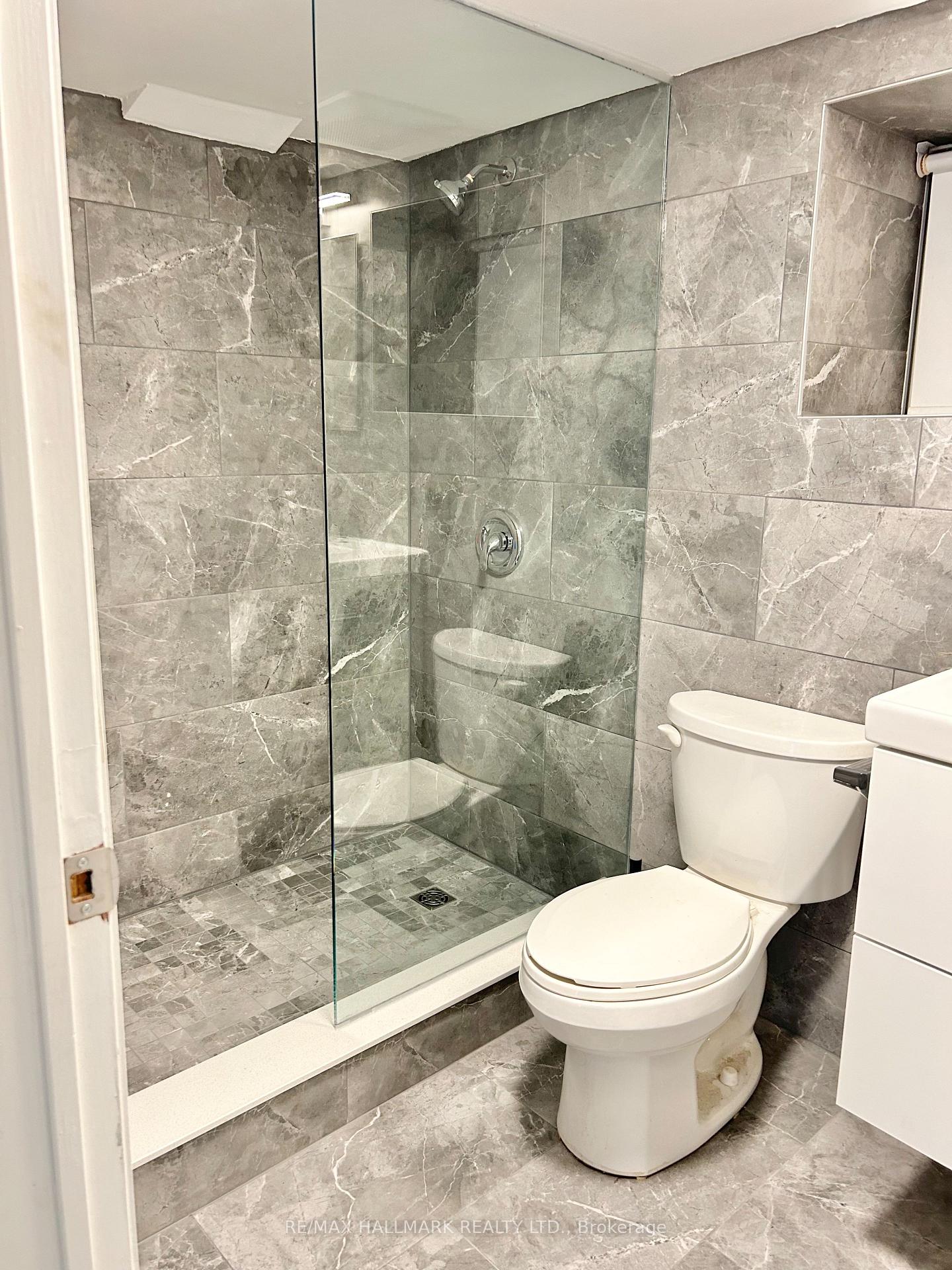 Photo 11 of Unit Lower, 375 Palmerston Boulevard, Toronto, Palmerston-Little Italy — HOMEH