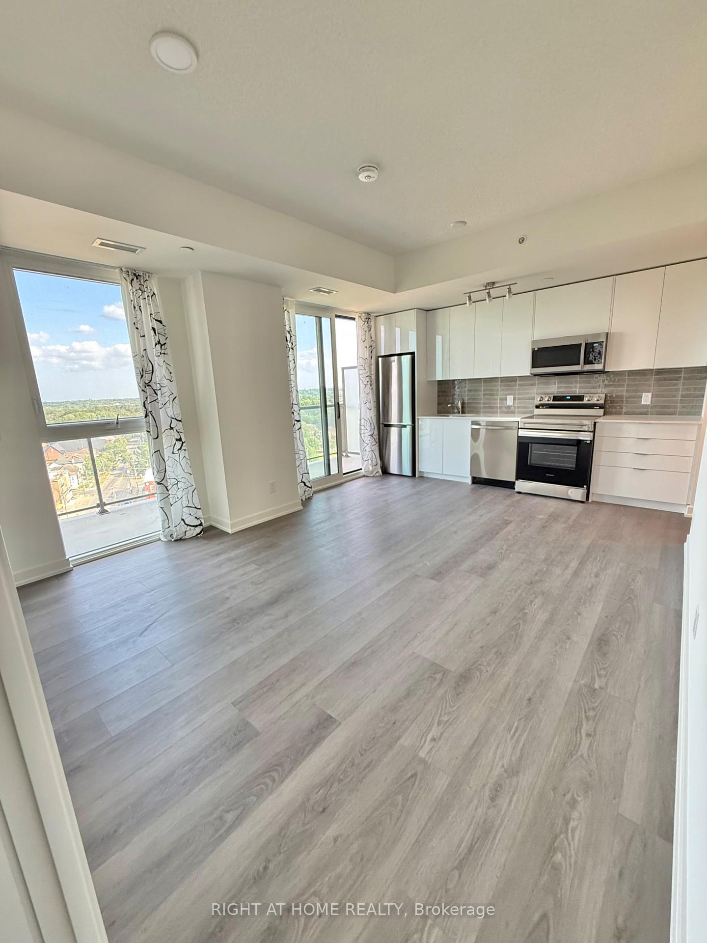 Front of Unit 1308, 33 Erie Avenue