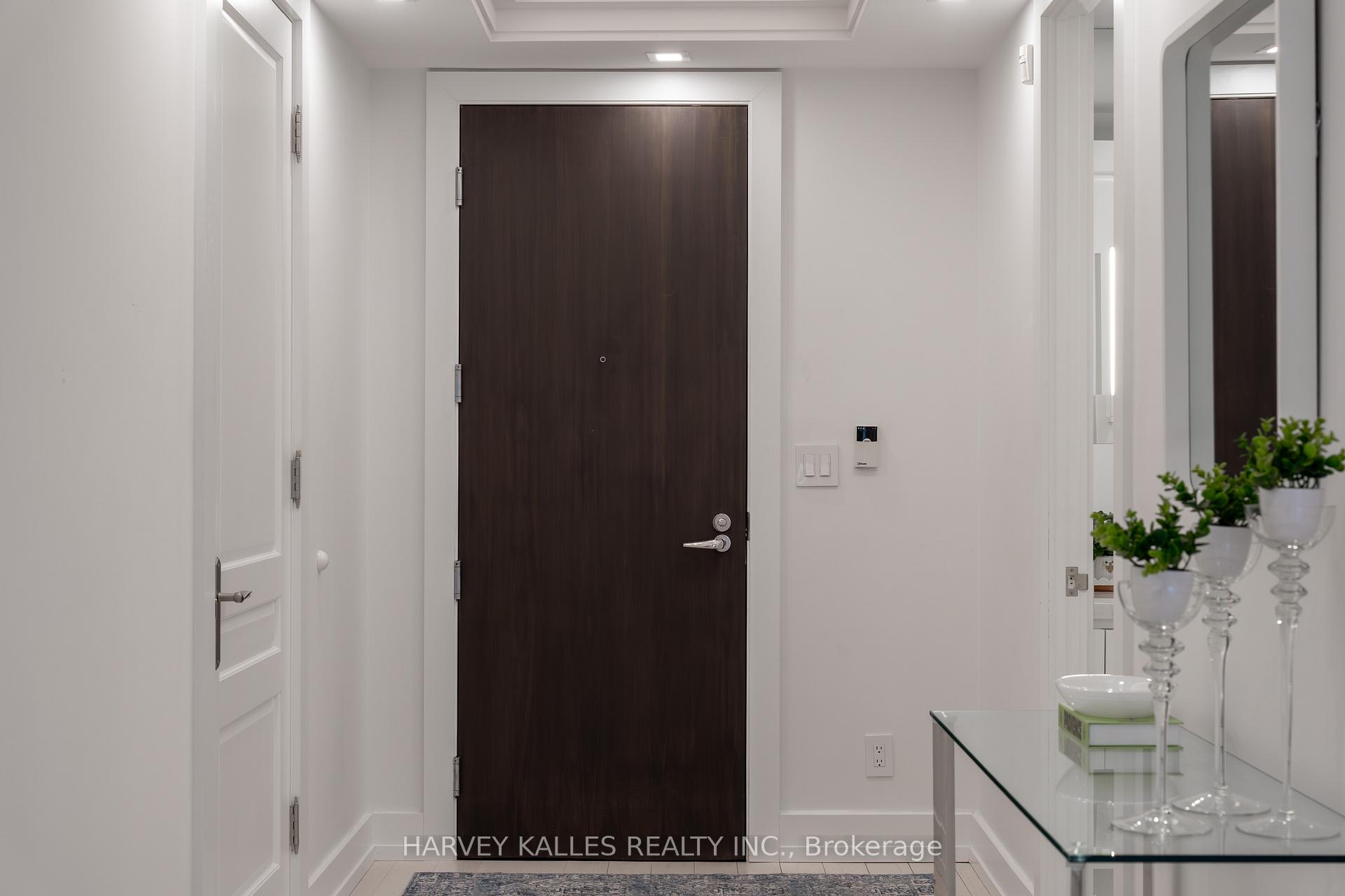 Photo 4 of Unit 603, 10 Bellair Street, Toronto, The Annex — HOMEH