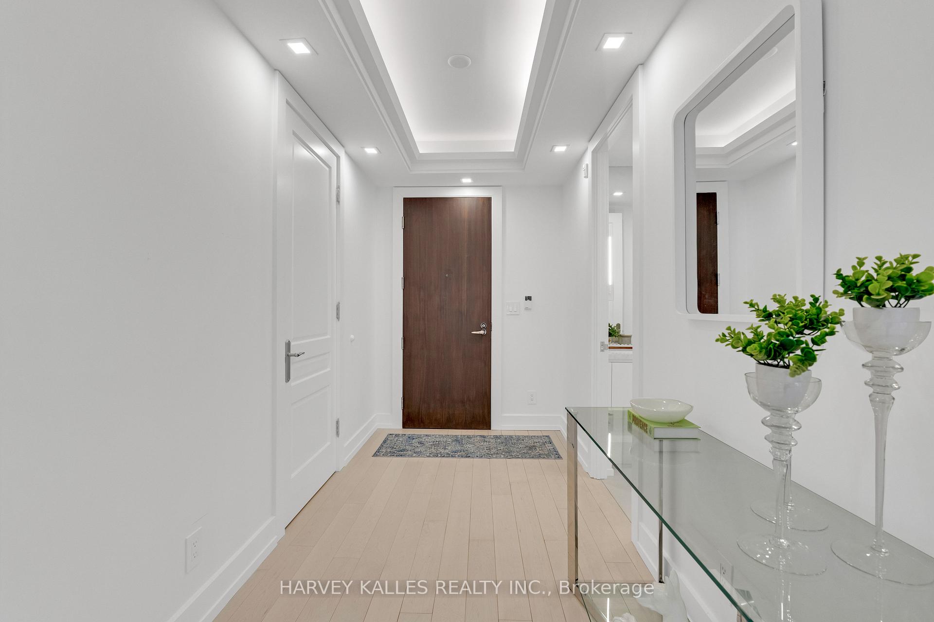 Photo 5 of Unit 603, 10 Bellair Street, Toronto, The Annex — HOMEH
