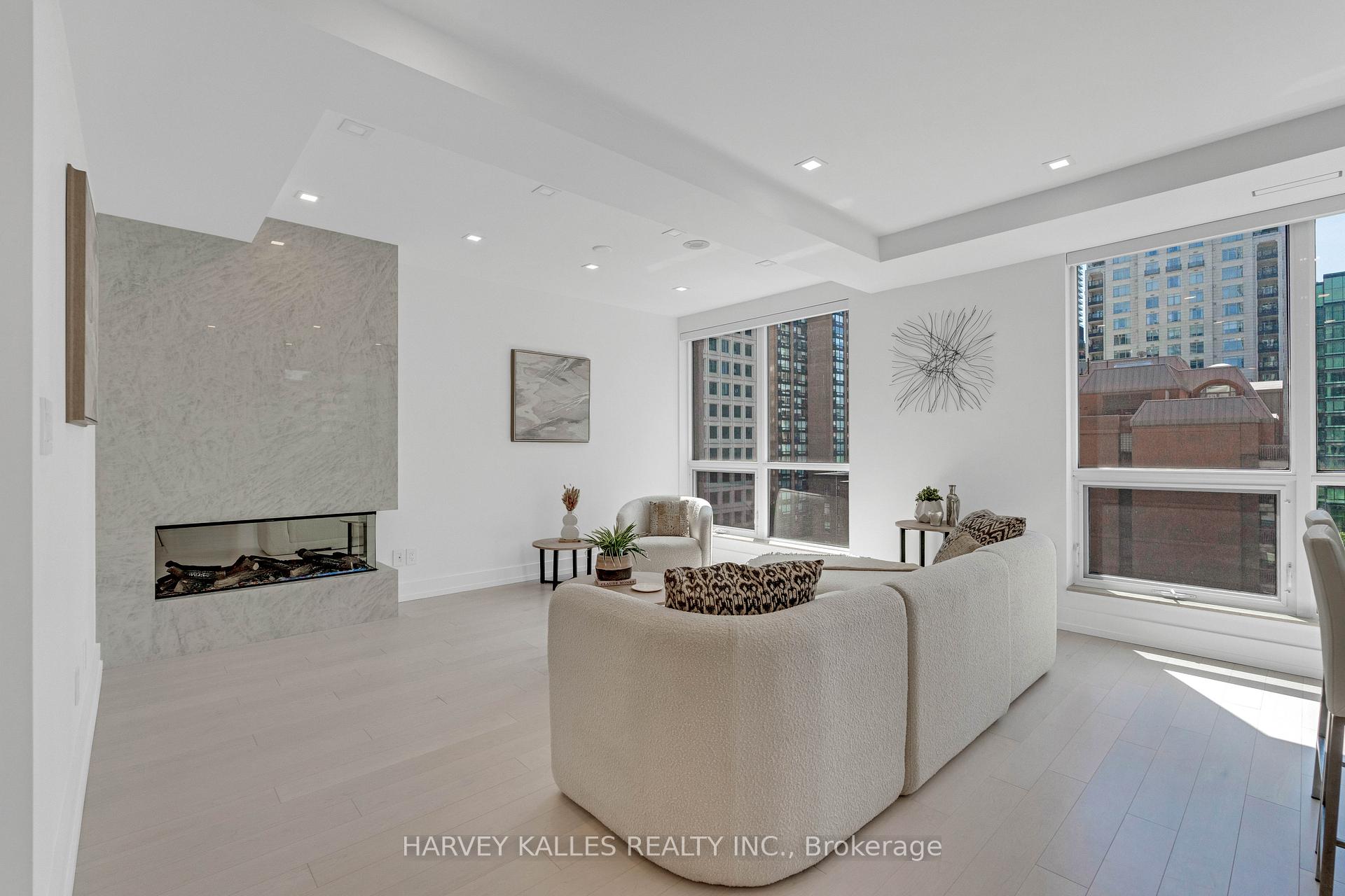 Photo 8 of Unit 603, 10 Bellair Street, Toronto, The Annex — HOMEH