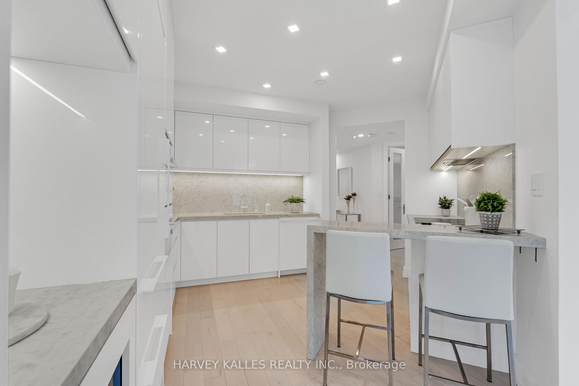 Photo 13 of Unit 603, 10 Bellair Street, Toronto, The Annex — HOMEH