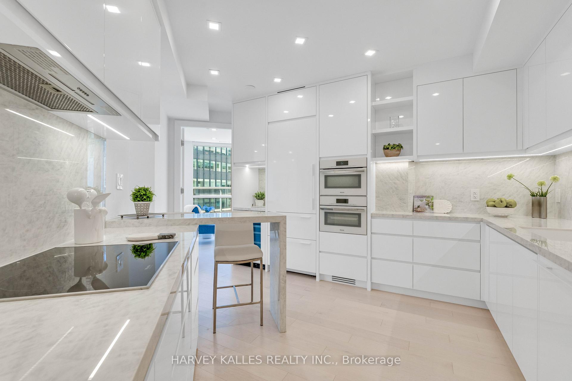 Photo 15 of Unit 603, 10 Bellair Street, Toronto, The Annex — HOMEH