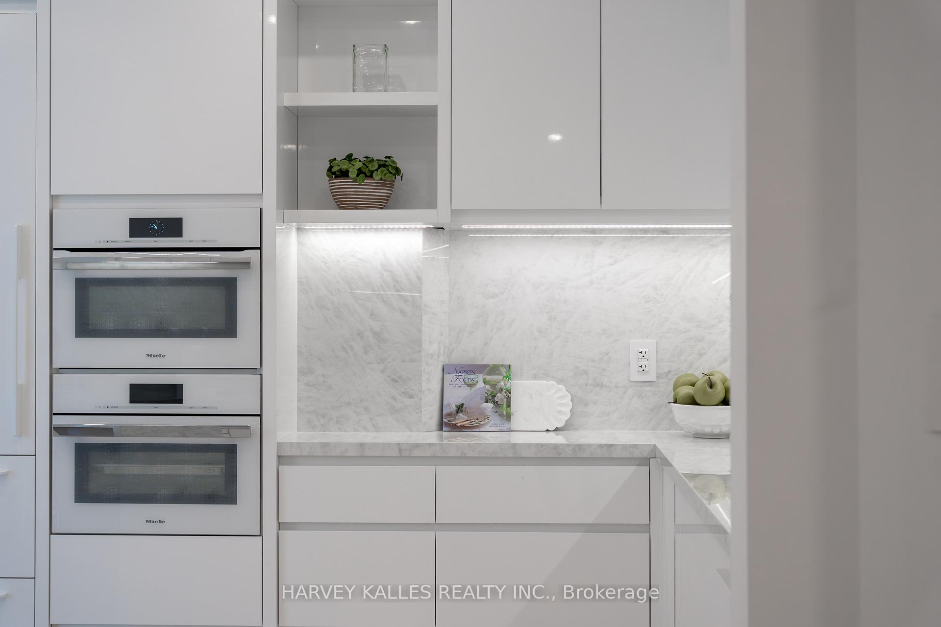 Photo 17 of Unit 603, 10 Bellair Street, Toronto, The Annex — HOMEH