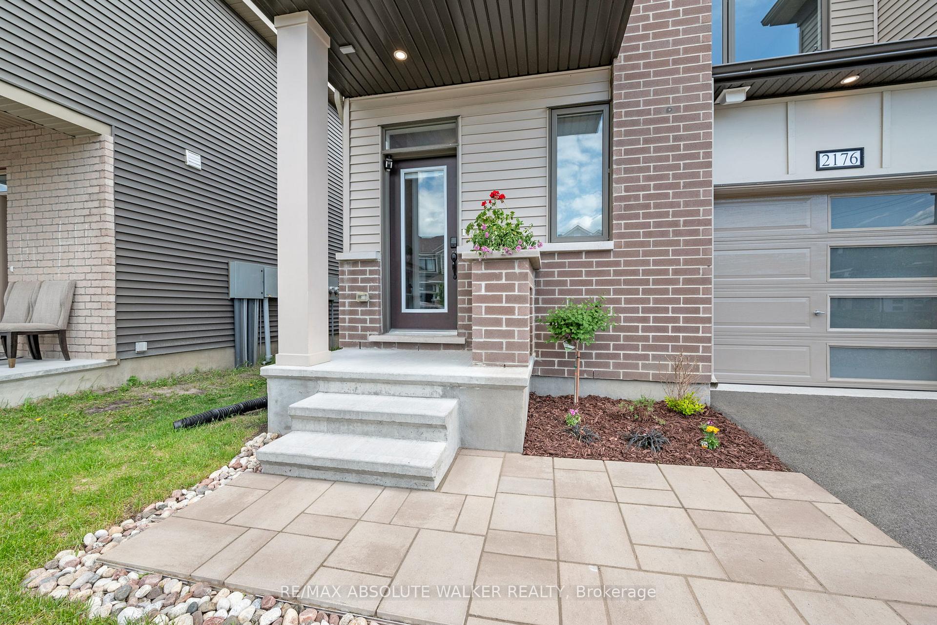 Photo 2 of 2176 Winsome Terrace, Ottawa, Fallingbrook/Gardenway South — HOMEH