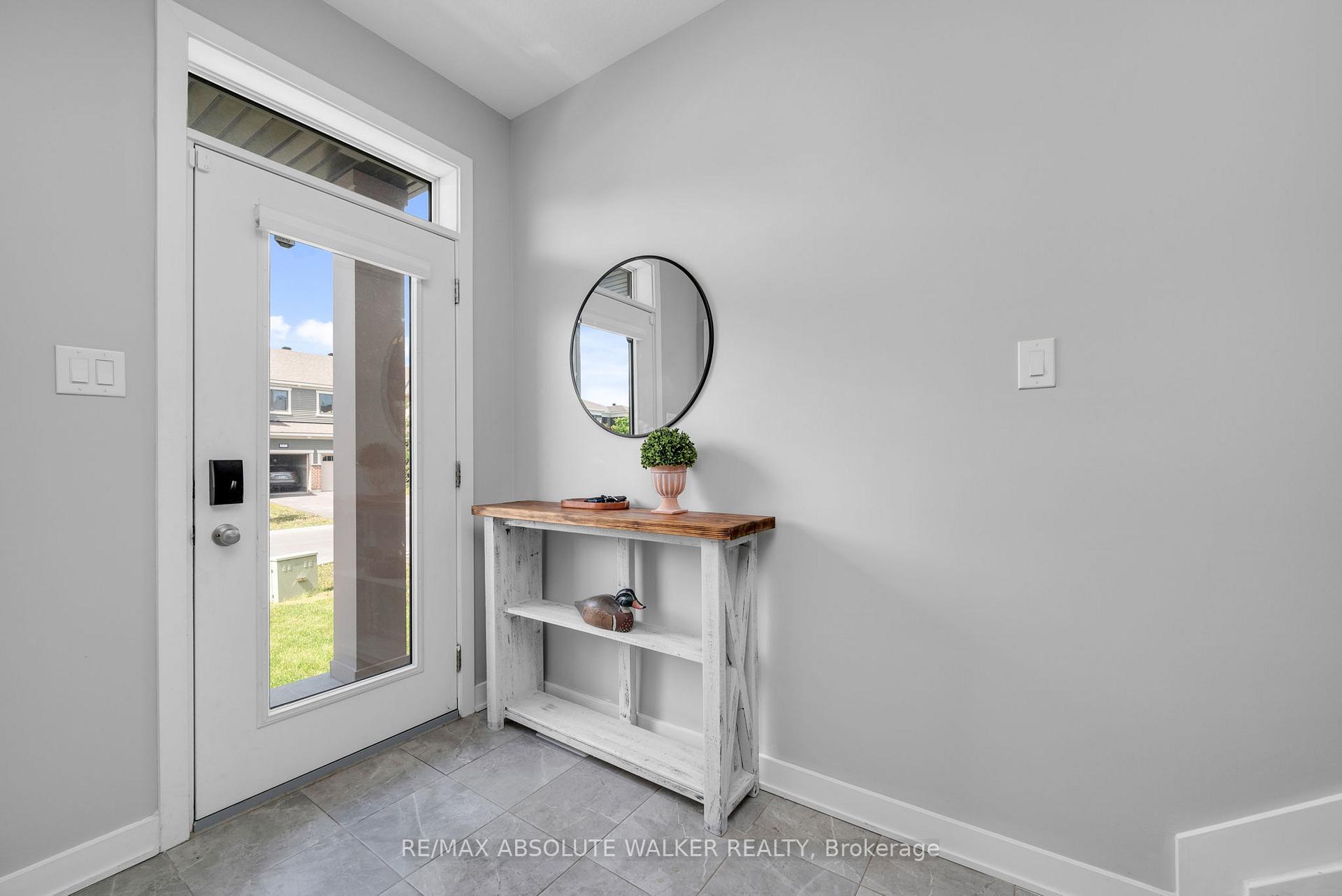 Photo 3 of 2176 Winsome Terrace, Ottawa, Fallingbrook/Gardenway South — HOMEH