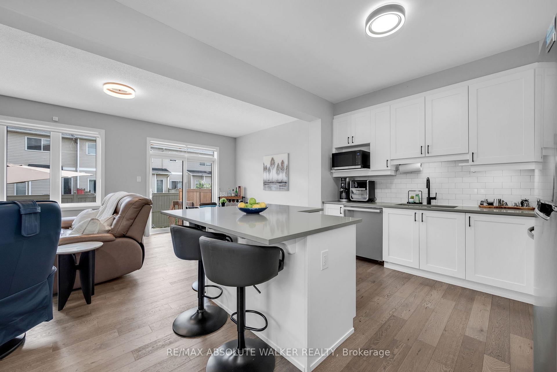 Photo 8 of 2176 Winsome Terrace, Ottawa, Fallingbrook/Gardenway South — HOMEH